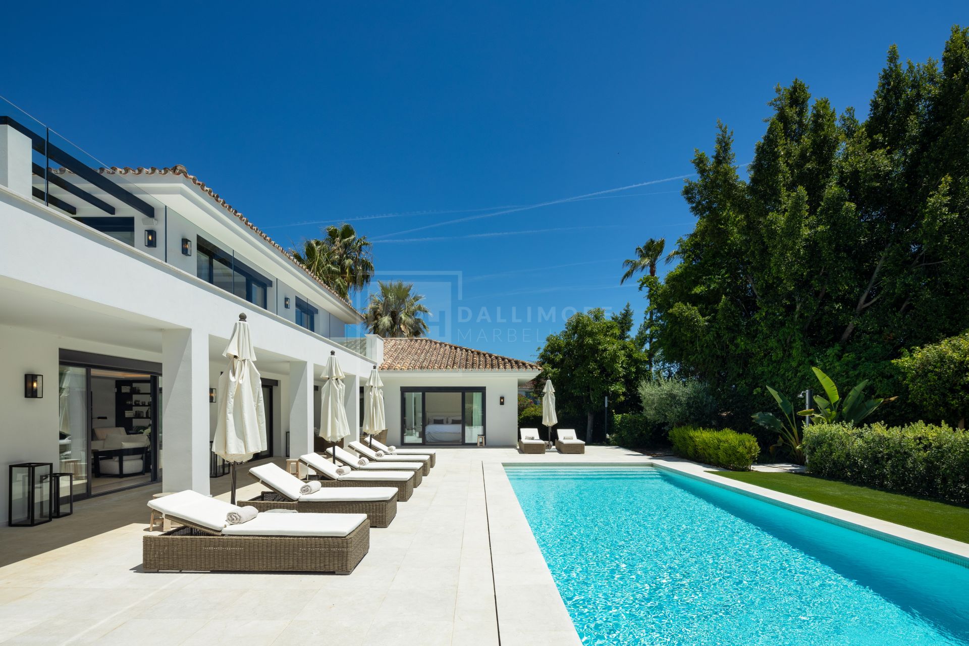 FRONT-LINE GOLF LUXURY VILLA LOCATED IN NUEVA ANDALUCIA