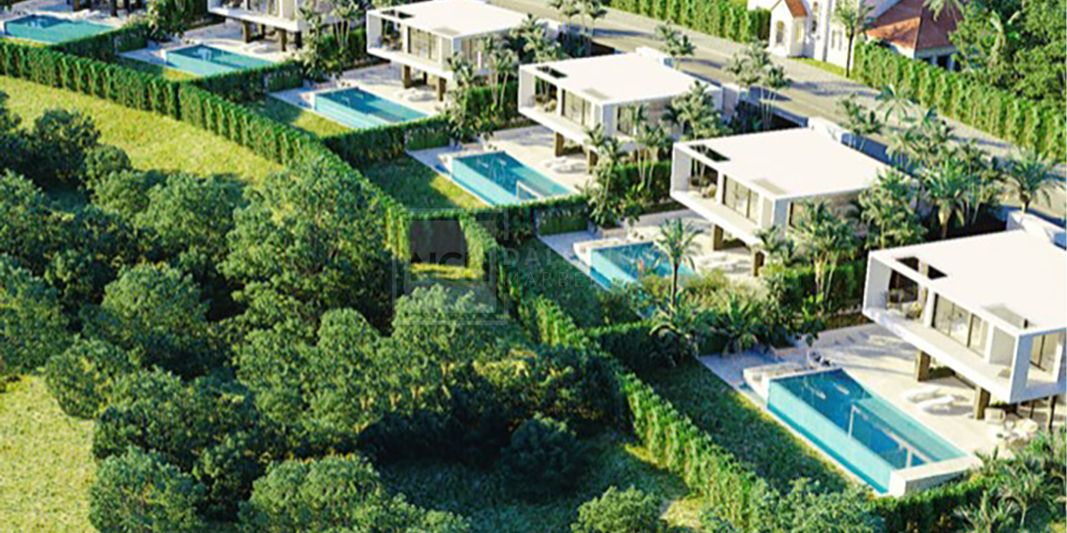 Oportunidad de Inversión en Valle Romano, Estepona – Villa Independiente con Vistas al Golf