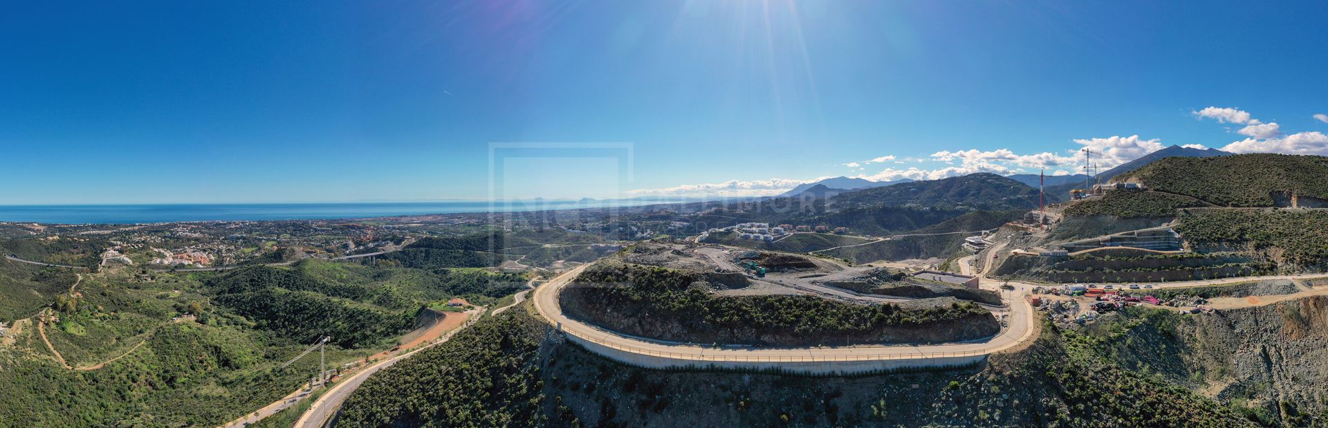 SOFISTICADAS VIVIENDAS SOSTENIBLES CON AMPLIAS PANORÁMICAS Y AMENIDADES PRIVADAS EN EL DISTINGUIDO REAL DE LA QUINTA