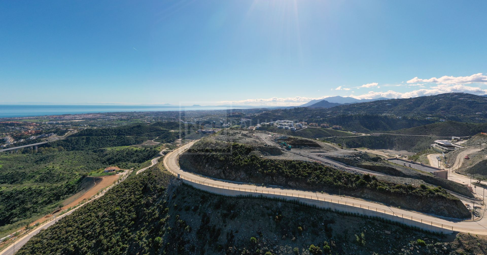 LUJO REDEFINIDO: RESIDENCIAS ECOLÓGICAS CON VISTAS IMPRESIONANTES Y SERVICIOS DE ÉLITE EN REAL DE LA QUINTA