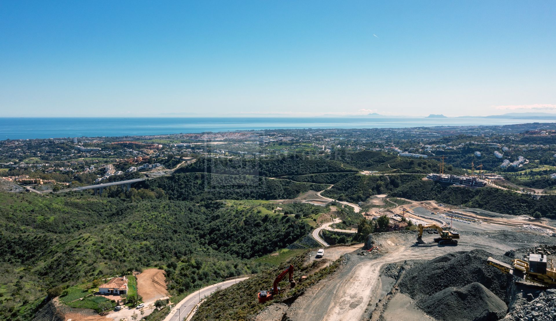 LUJO REDEFINIDO: RESIDENCIAS ECOLÓGICAS CON VISTAS IMPRESIONANTES Y SERVICIOS DE ÉLITE EN REAL DE LA QUINTA