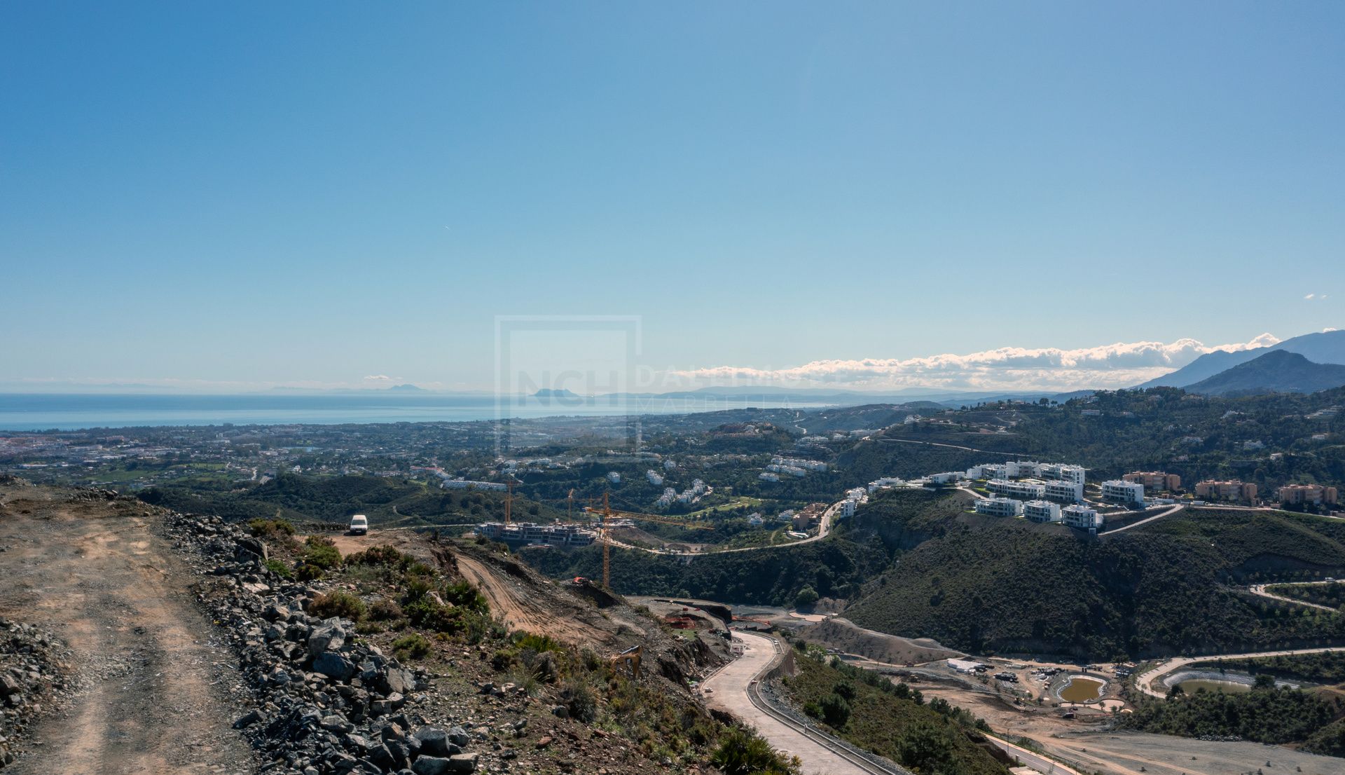 EXCLUSIVAS VIVIENDAS SOSTENIBLES CON VISTAS PANORÁMICAS INIGUALABLES Y AMENIDADES DE CLASE MUNDIAL EN EL PRESTIGIOSO REAL DE LA QUINTA