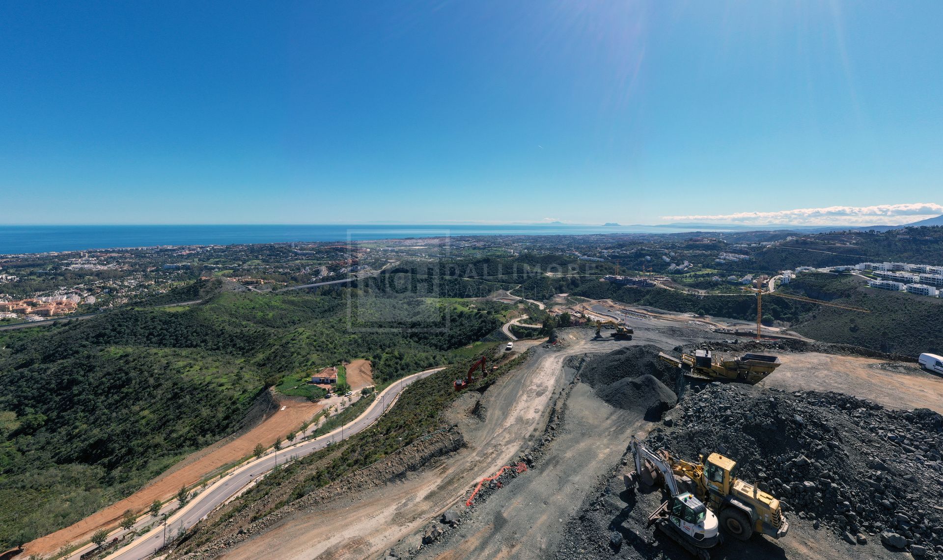 RESIDENCIAS ICÓNICAS DE LUJO CON VISTAS PANORÁMICAS, DISEÑO SOSTENIBLE Y AMENIDADES EXCLUSIVAS EN EL PRESTIGIOSO REAL DE LA QUINTA