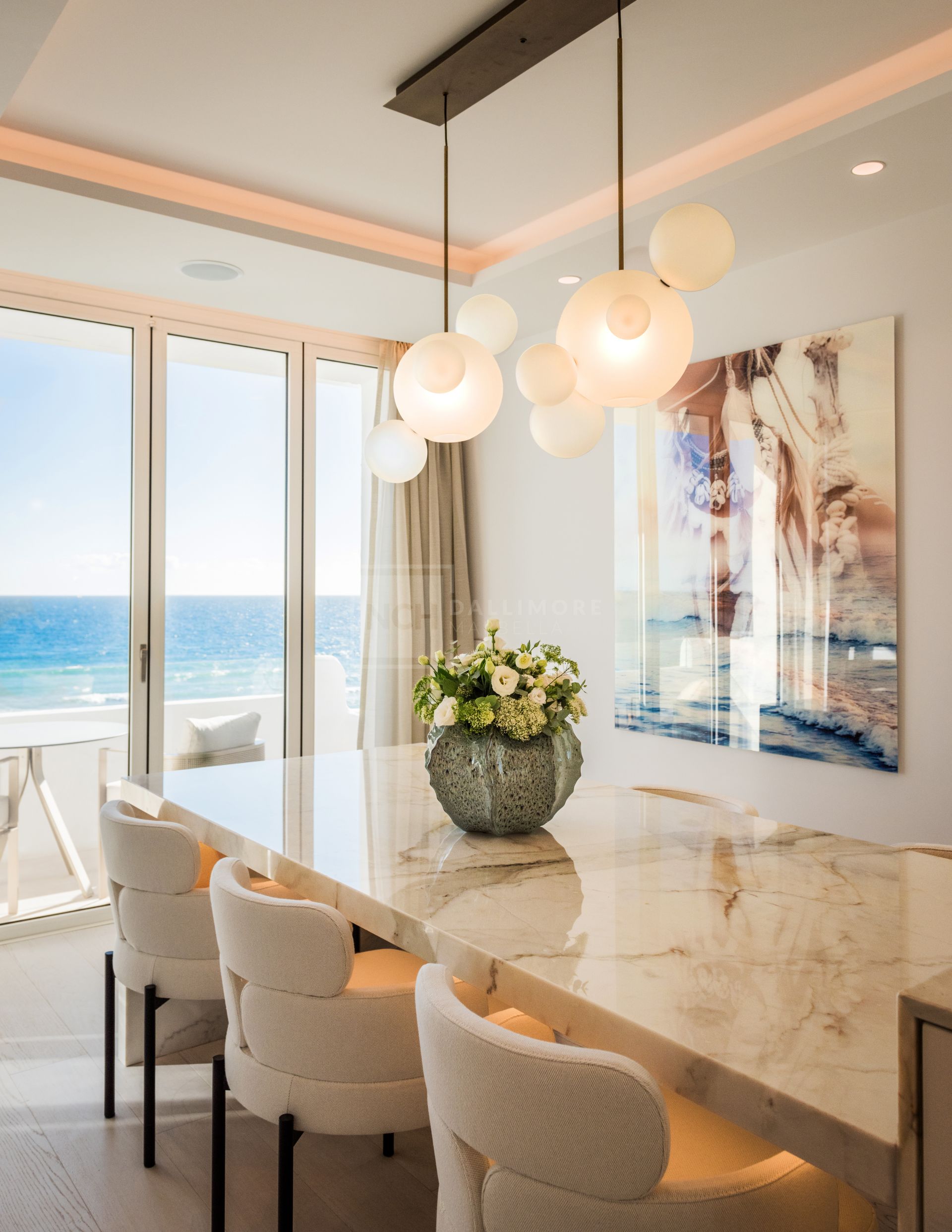 LUXURY BEACHFRONT LIVING ON MARBELLA'S GOLDEN MILE: EXCLUSIVE DUPLEX PENTHOUSE WITH PANORAMIC SEA VIEWS AND PREMIUM AMENITIES