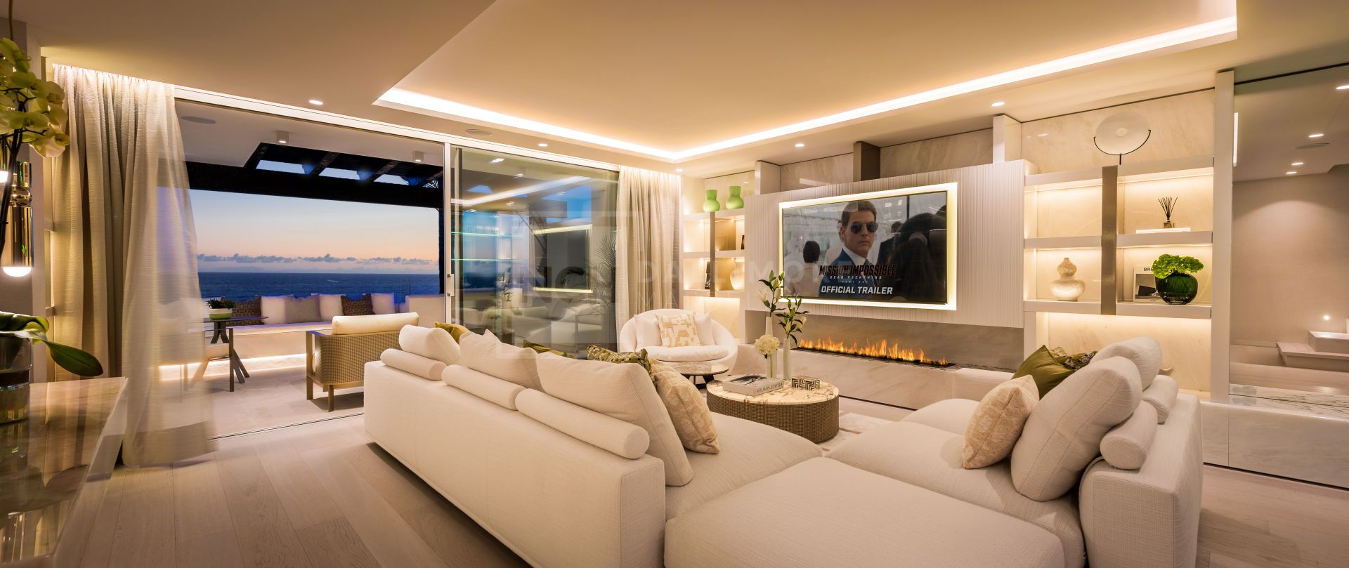 LUXURY BEACHFRONT LIVING ON MARBELLA'S GOLDEN MILE: EXCLUSIVE DUPLEX PENTHOUSE WITH PANORAMIC SEA VIEWS AND PREMIUM AMENITIES