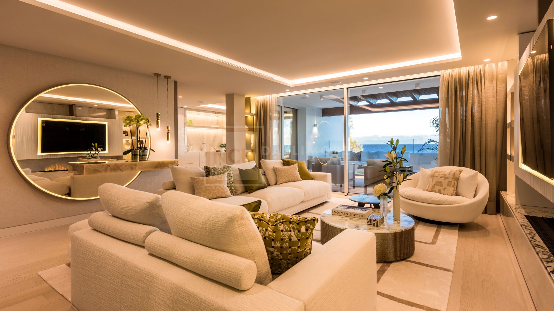 LUXURY BEACHFRONT LIVING ON MARBELLA'S GOLDEN MILE: EXCLUSIVE DUPLEX PENTHOUSE WITH PANORAMIC SEA VIEWS AND PREMIUM AMENITIES