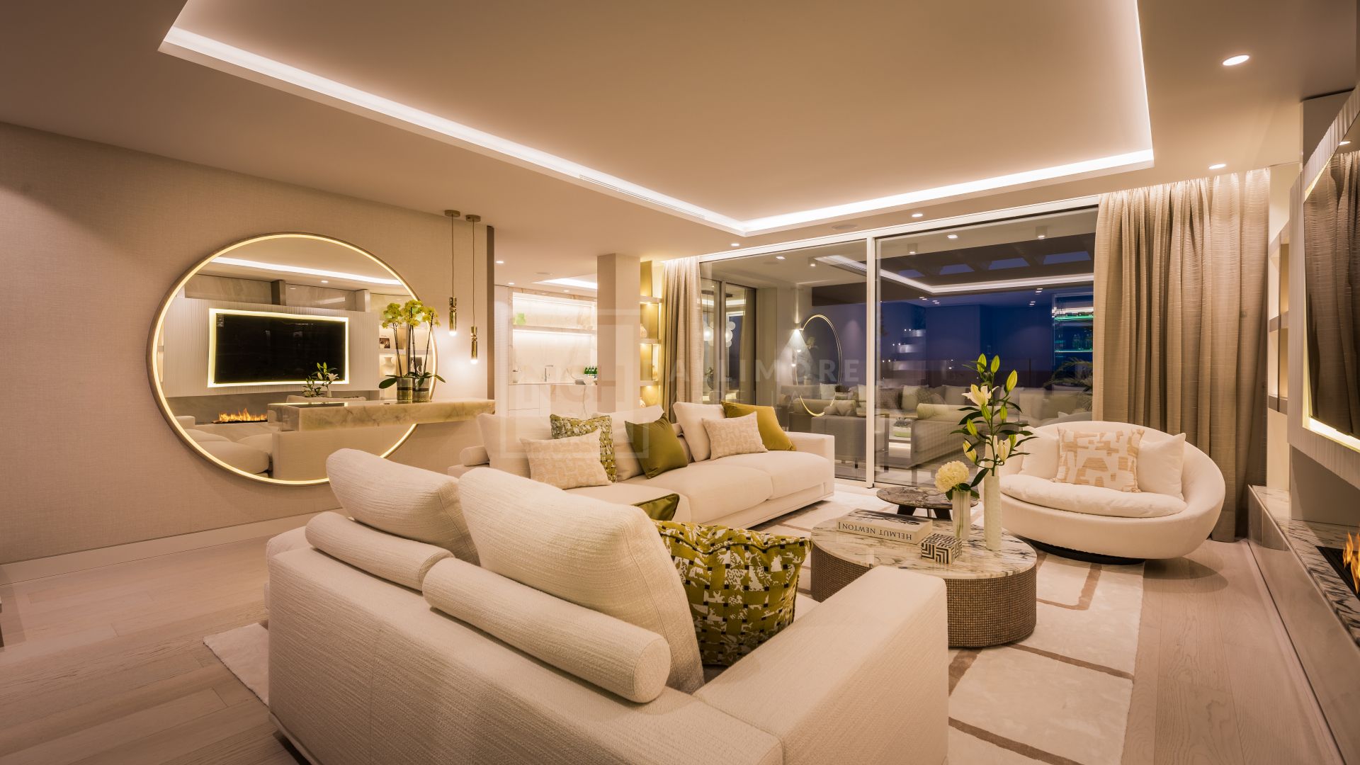 LUXURY BEACHFRONT LIVING ON MARBELLA'S GOLDEN MILE: EXCLUSIVE DUPLEX PENTHOUSE WITH PANORAMIC SEA VIEWS AND PREMIUM AMENITIES