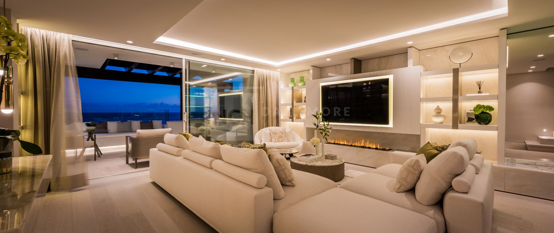 LUXURY BEACHFRONT LIVING ON MARBELLA'S GOLDEN MILE: EXCLUSIVE DUPLEX PENTHOUSE WITH PANORAMIC SEA VIEWS AND PREMIUM AMENITIES