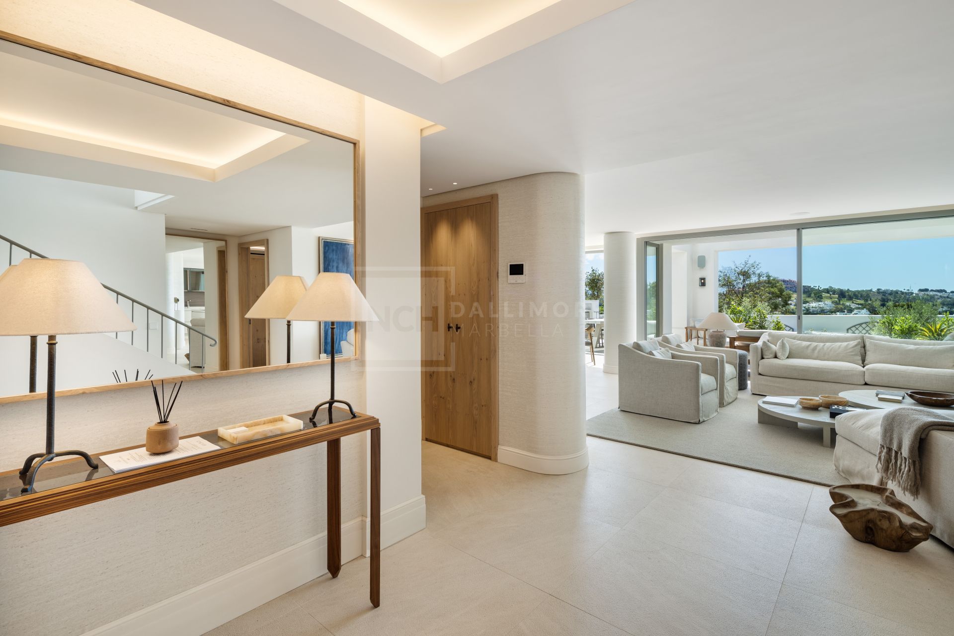 VILLA MEDITERRÁNEA EXQUISITAMENTE RENOVADA CON VISTAS PANORÁMICAS Y AMENIDADES DE LUJO EN LA PRESTIGIOSA ZONA DE LA QUINTA