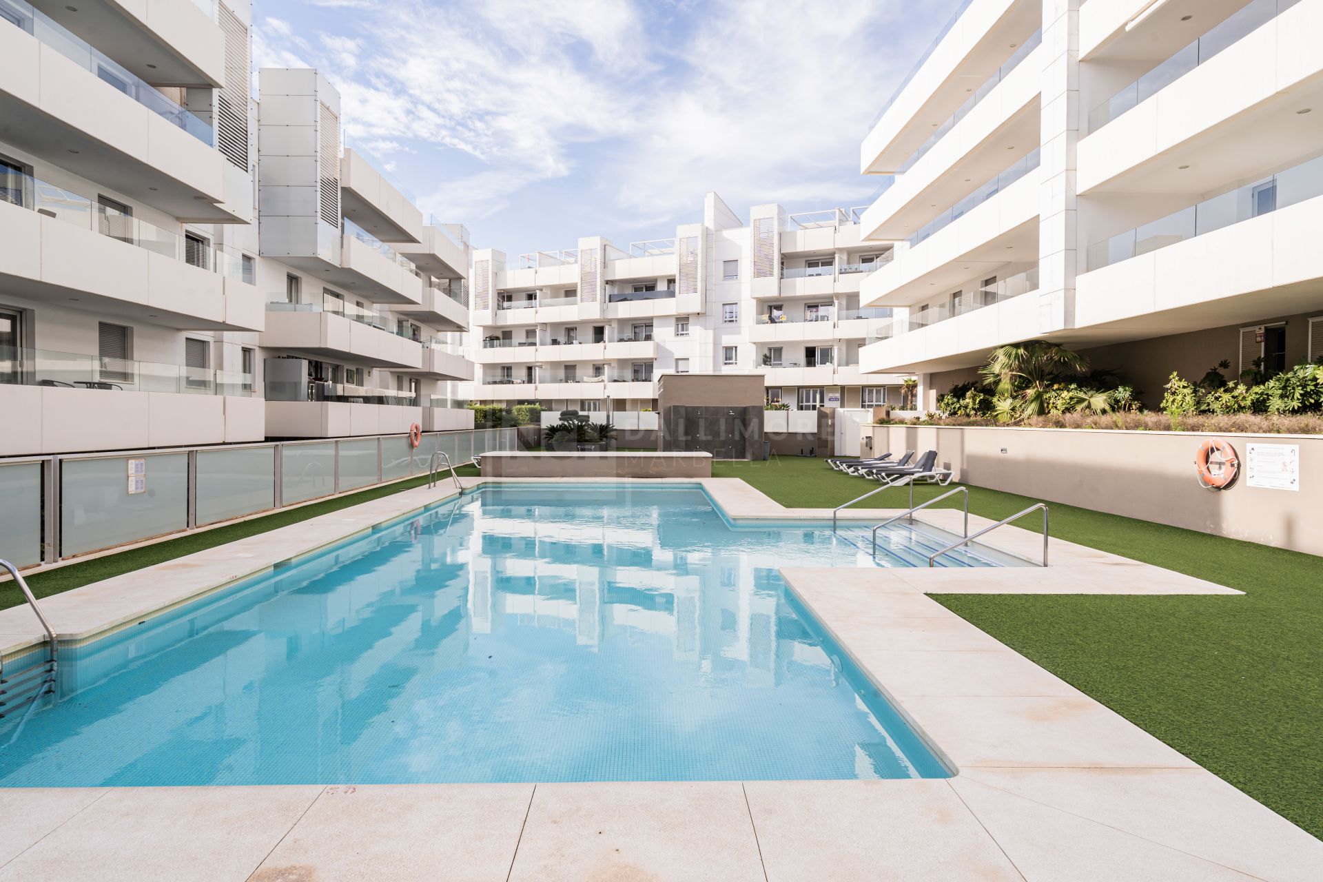 2-BEDROOM BEACHSIDE APARTMENT IN SAN PEDRO DE ALCANTARA