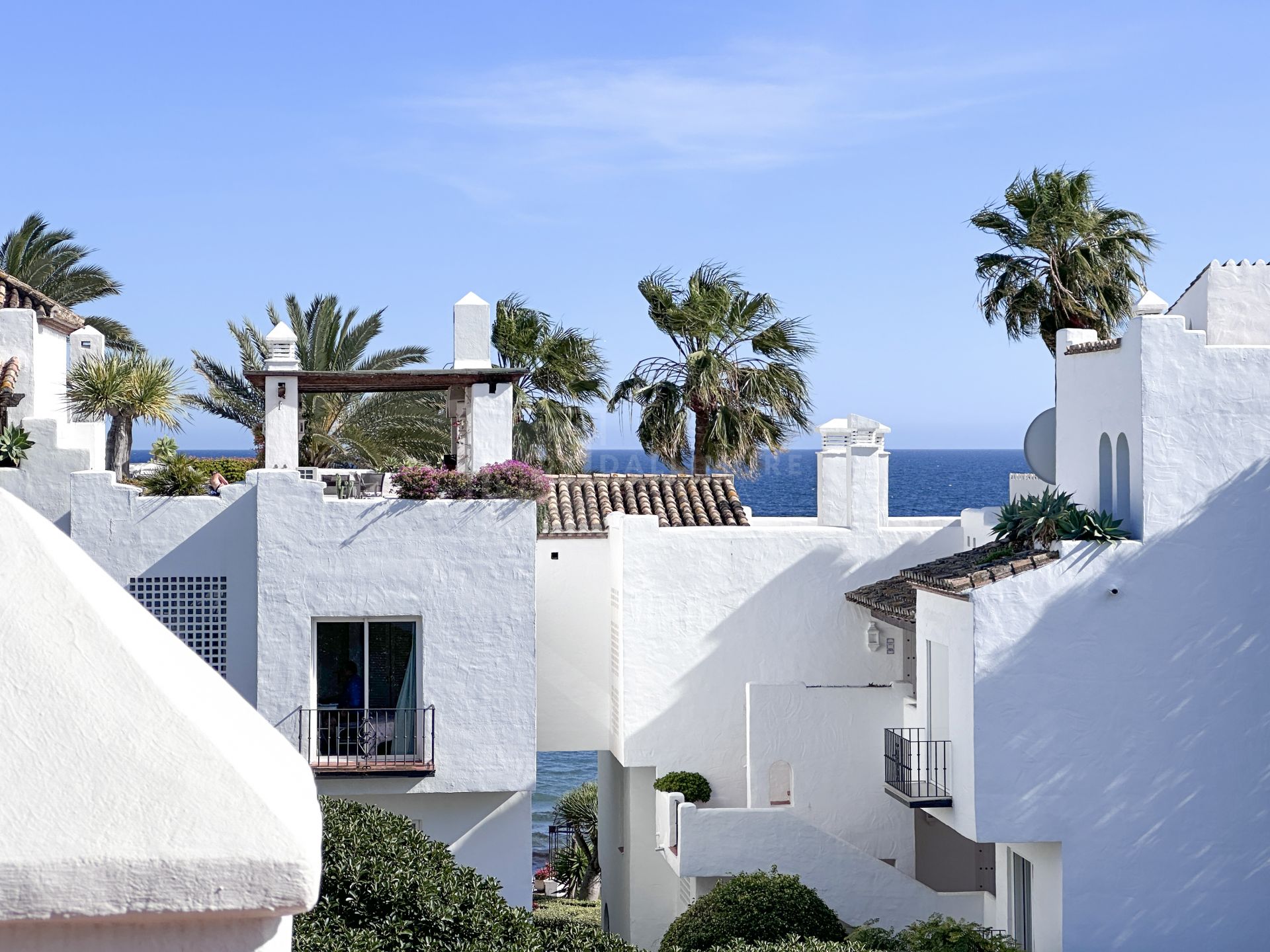 2-BEDROOM BEACHSIDE DUPLEX PENTHOUSE