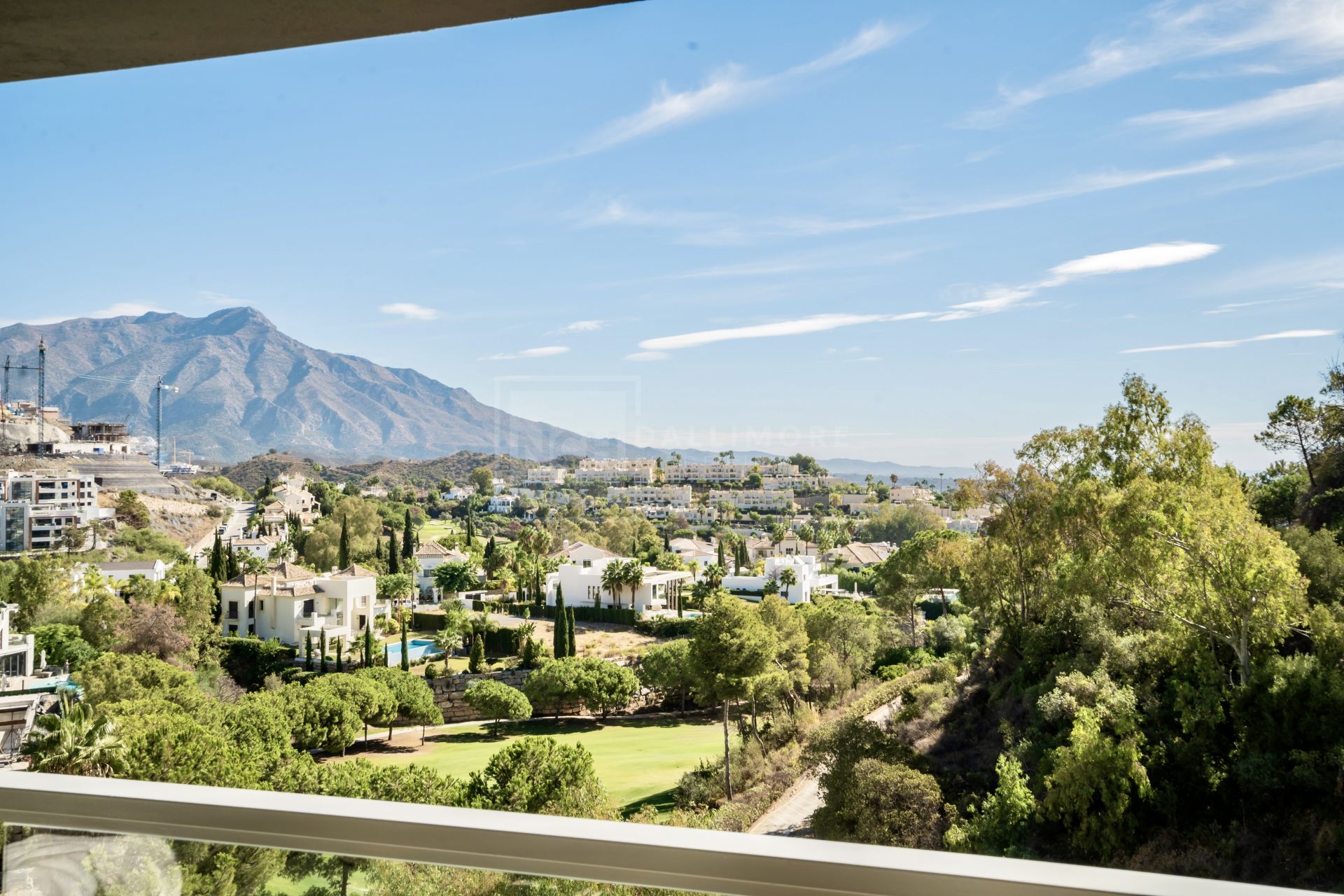 Moderno apartamento de 3 dormitorios en La Quinta.