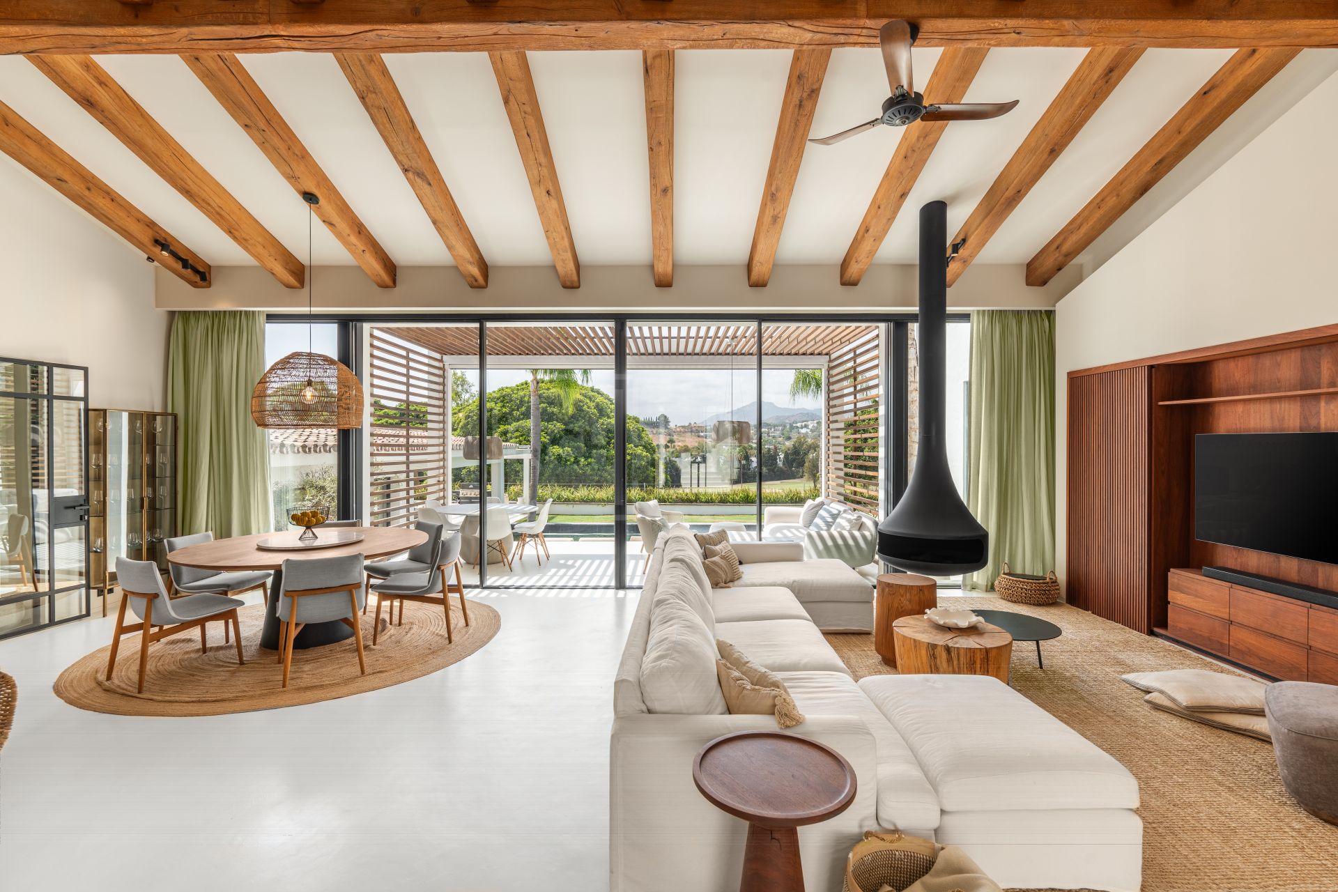 LUXURY LIVING IN NUEVA ANDALUCÍA – A PERFECT BLEND OF ELEGANCE AND COMFORT
