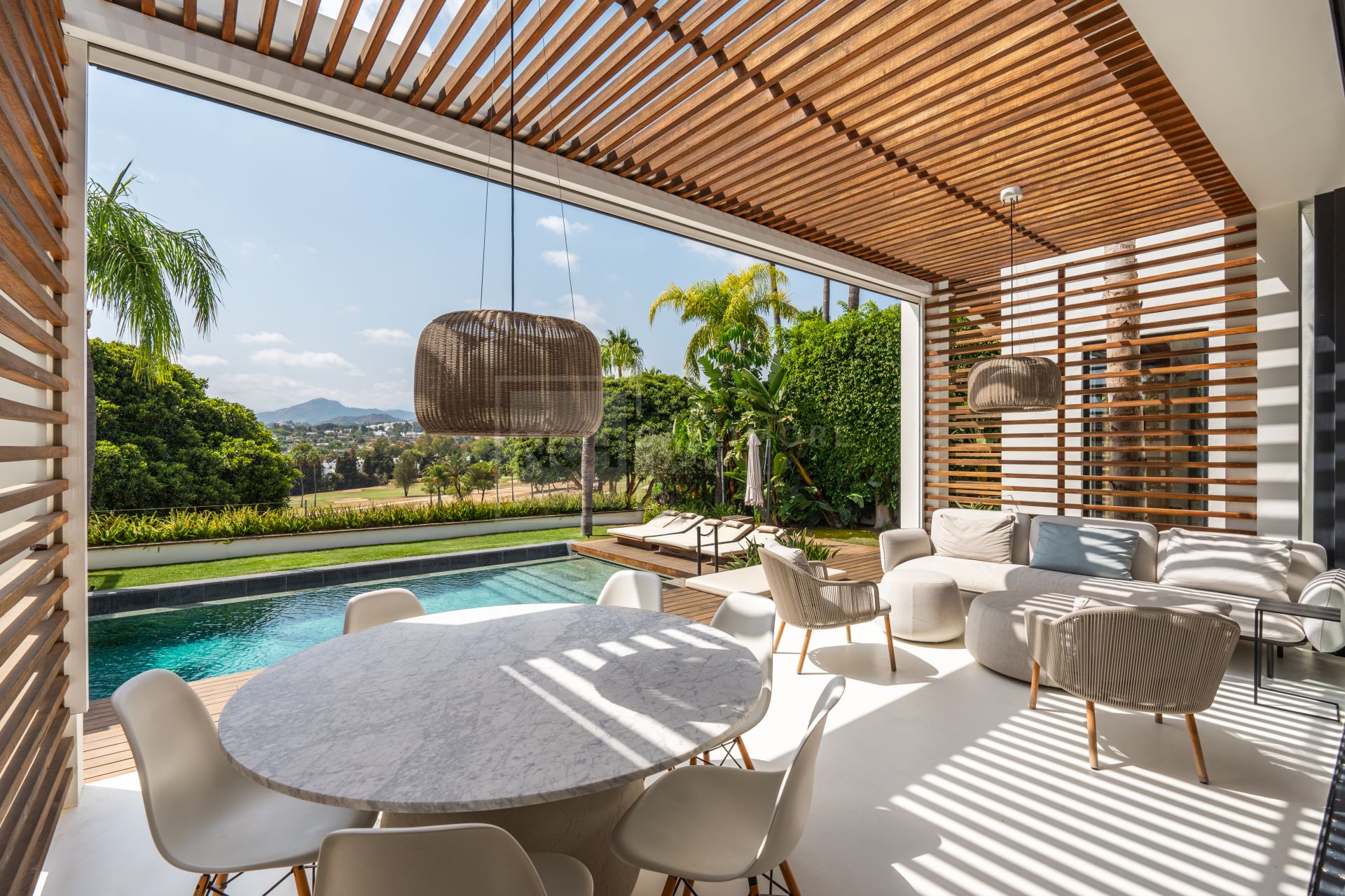 LUXURY LIVING IN NUEVA ANDALUCÍA – A PERFECT BLEND OF ELEGANCE AND COMFORT
