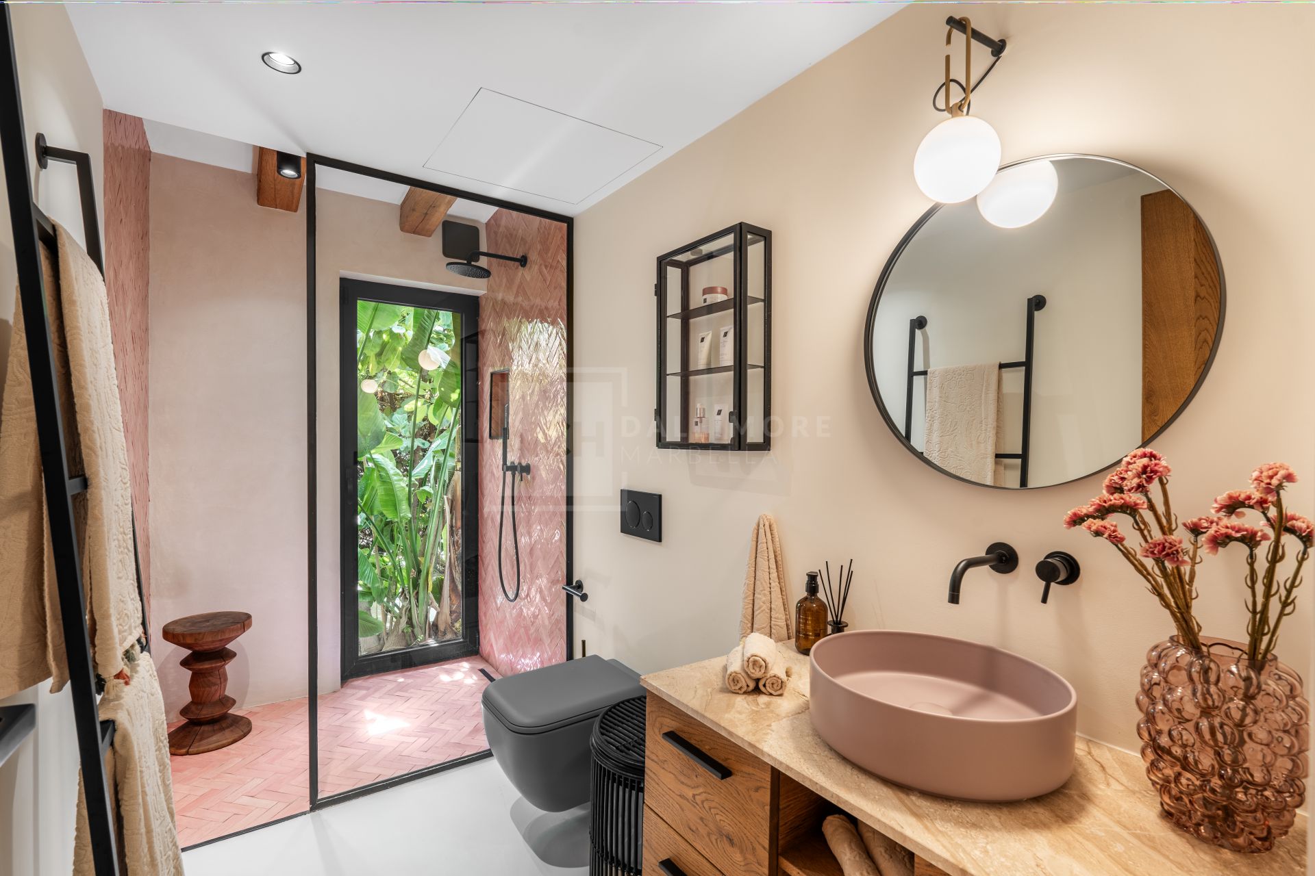 LUXURY LIVING IN NUEVA ANDALUCÍA – A PERFECT BLEND OF ELEGANCE AND COMFORT