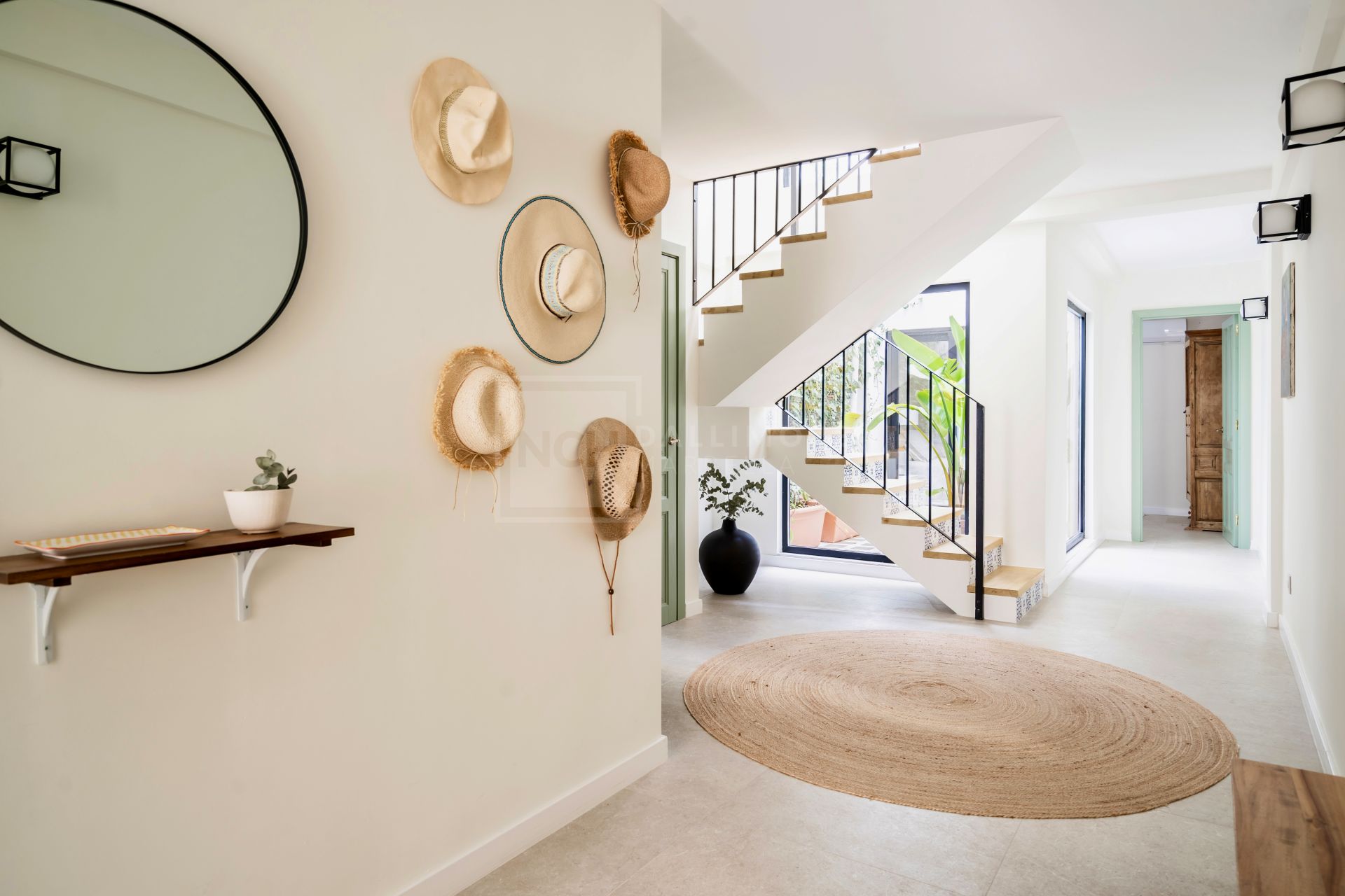 CHARMING TOWNHOUSE IN THE CENTRE OF SAN PEDRO