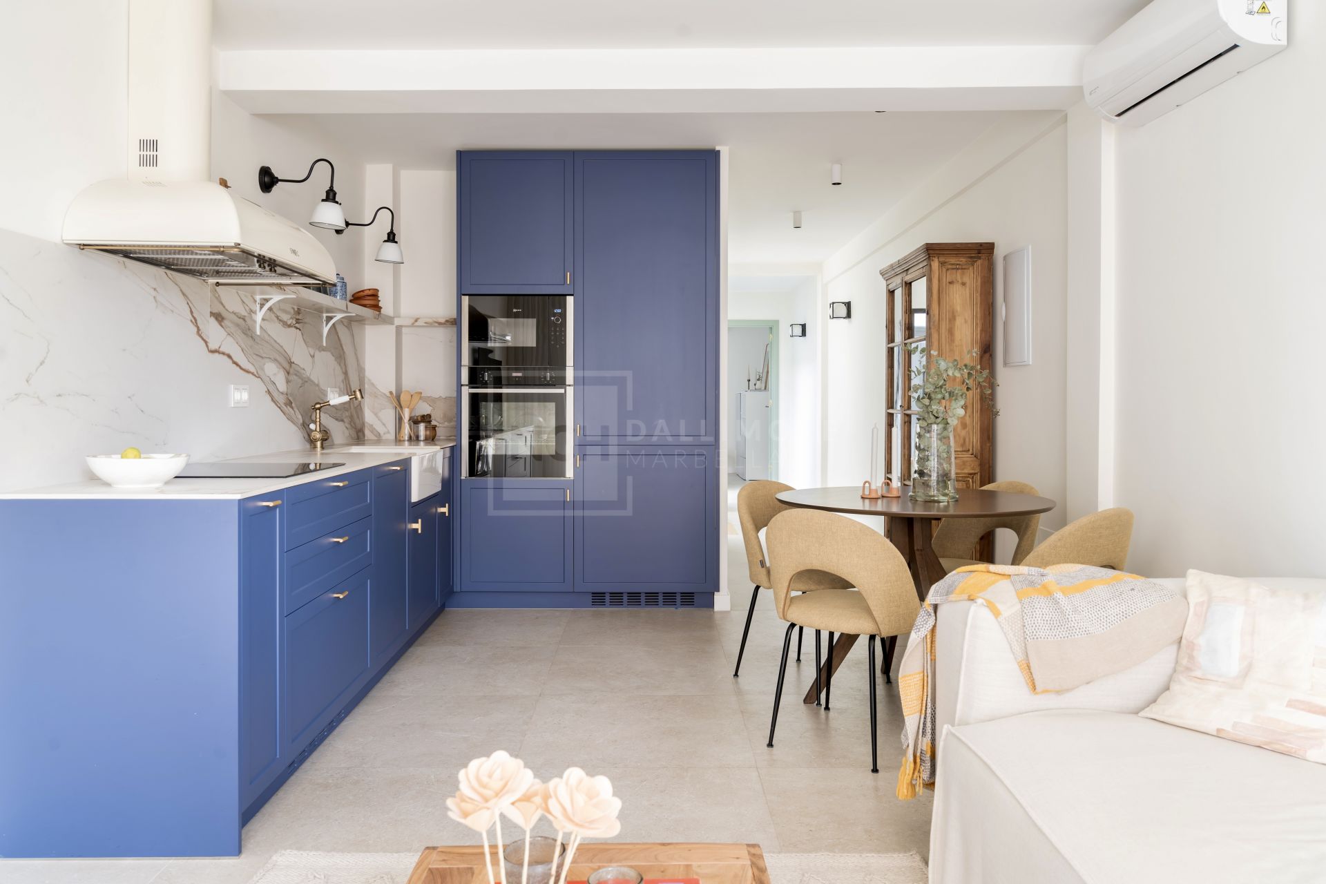 CHARMING TOWNHOUSE IN THE CENTRE OF SAN PEDRO