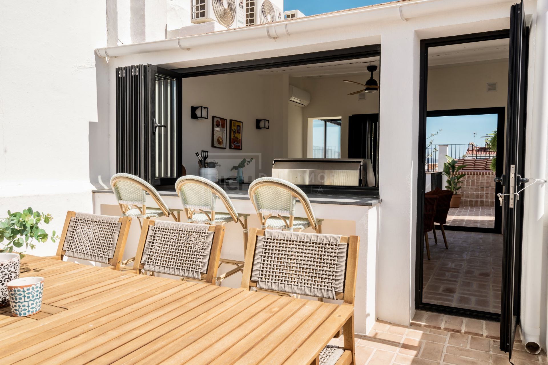 CHARMING TOWNHOUSE IN THE CENTRE OF SAN PEDRO