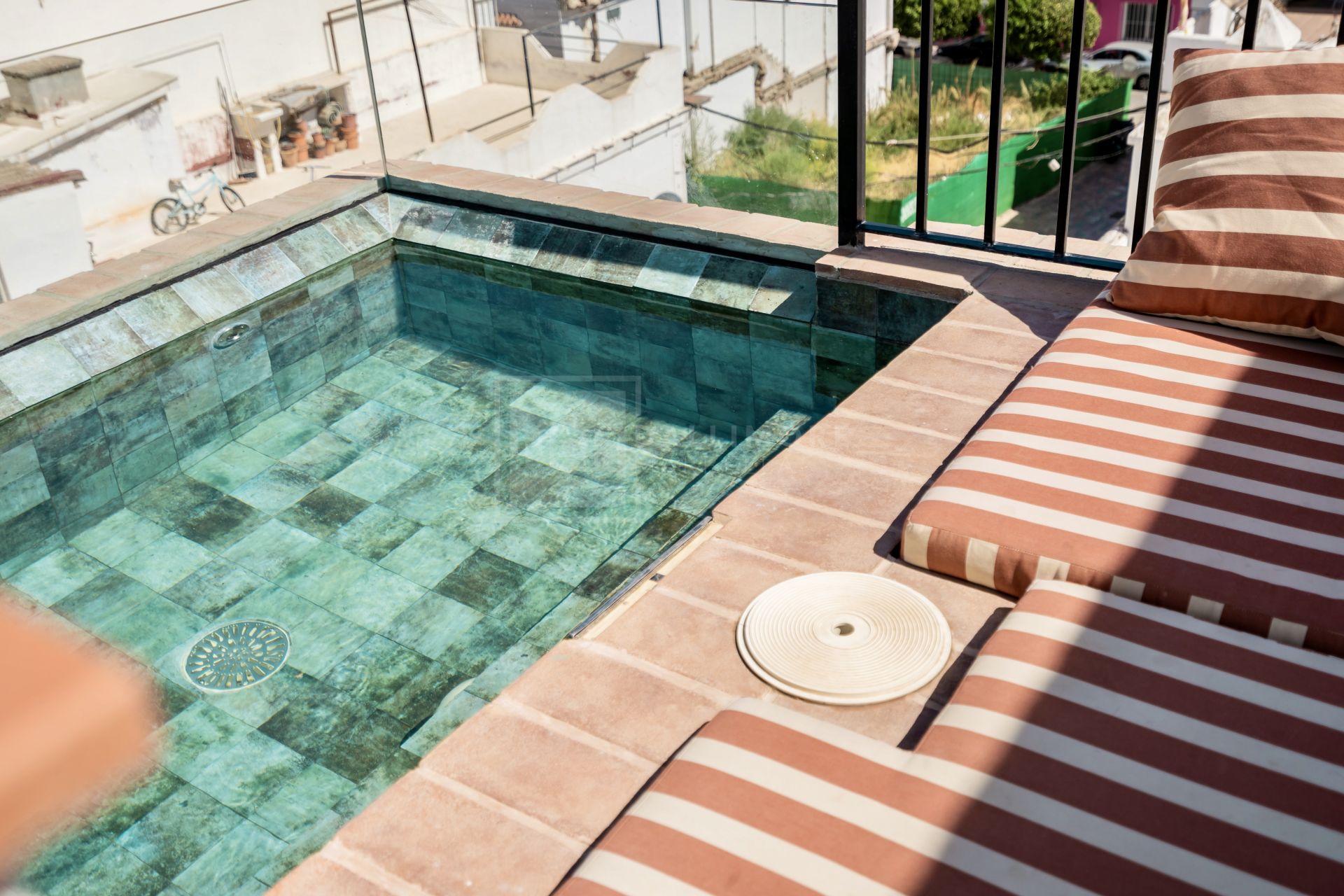 CHARMING TOWNHOUSE IN THE CENTRE OF SAN PEDRO