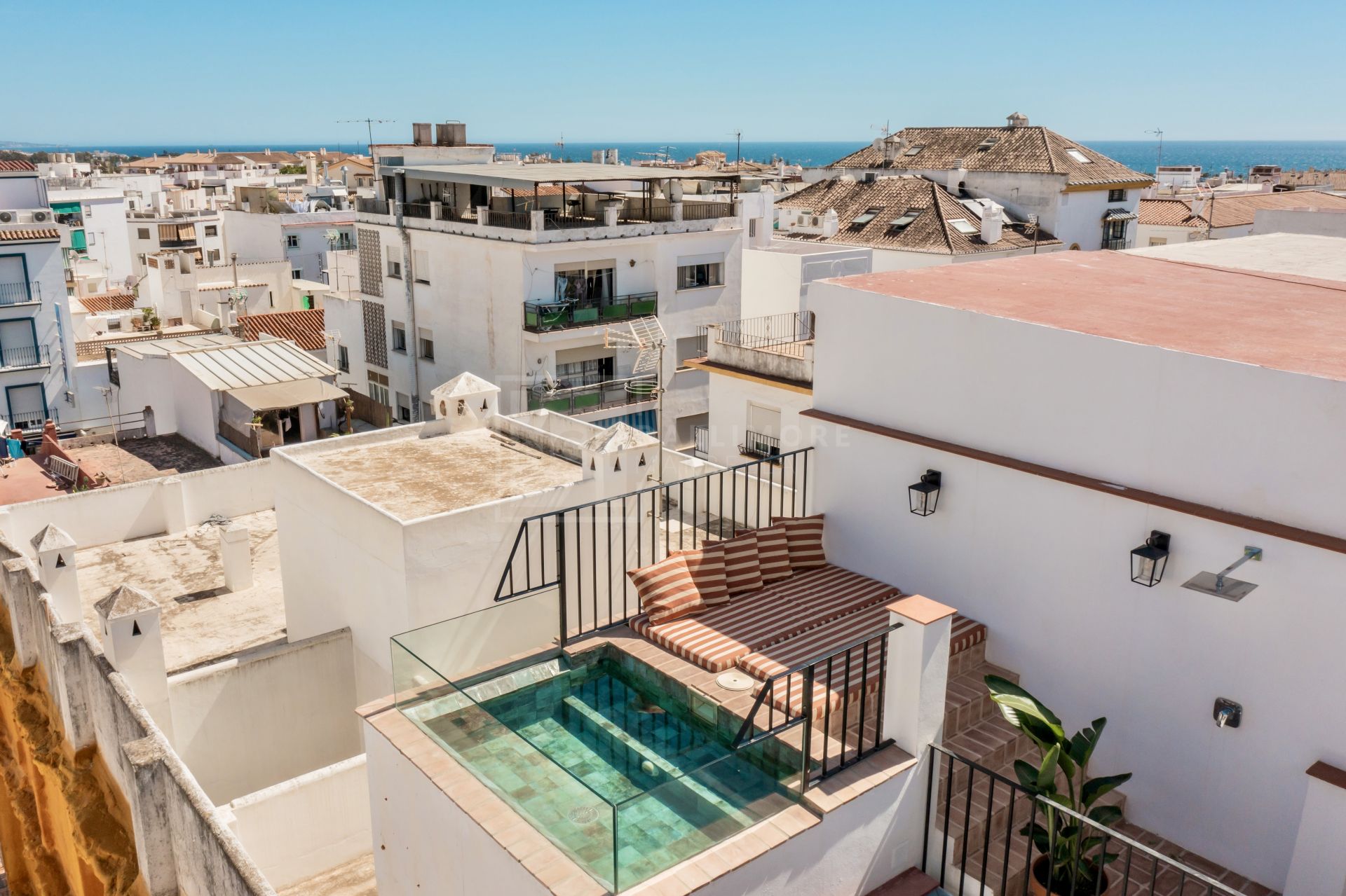 CHARMING TOWNHOUSE IN THE CENTRE OF SAN PEDRO
