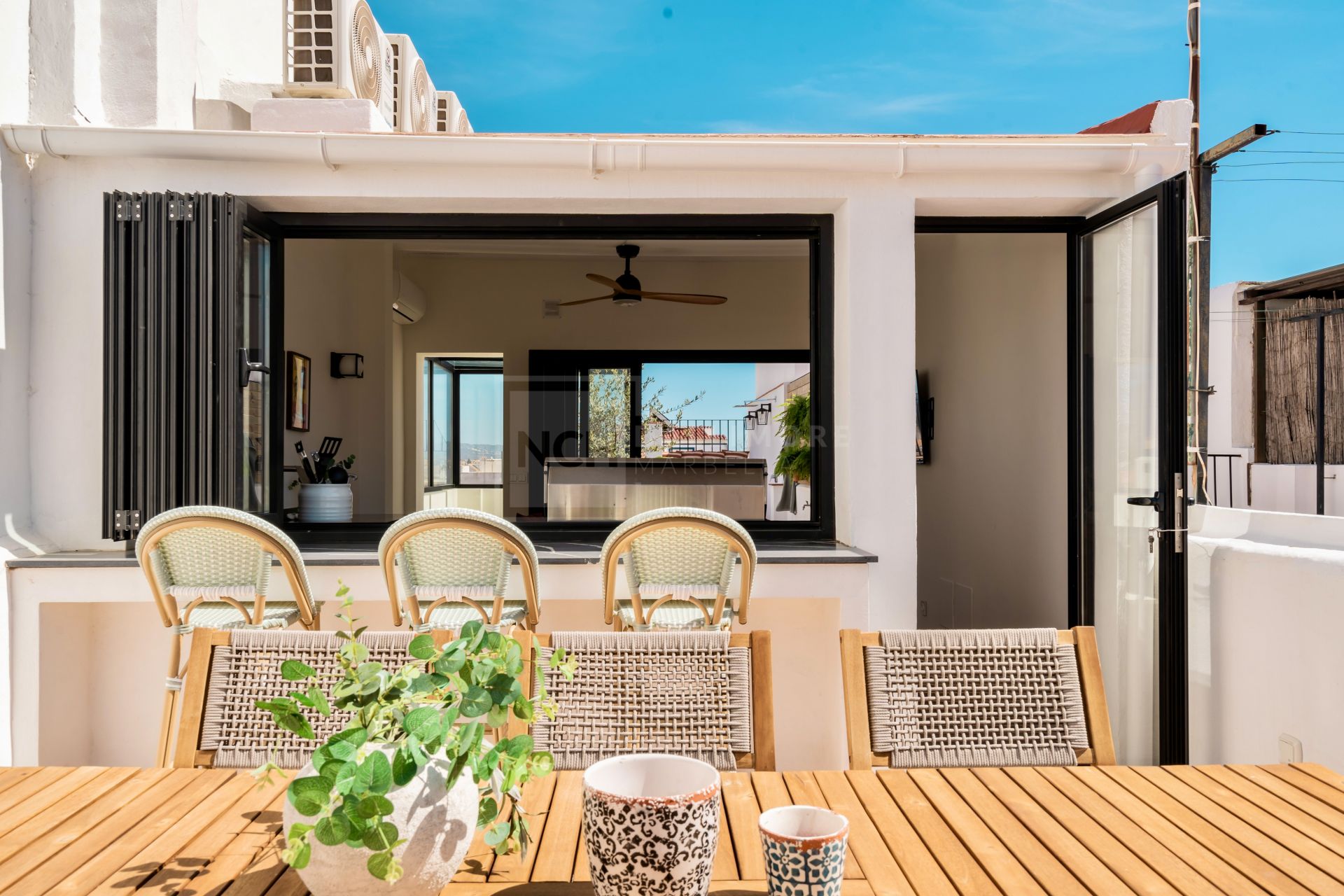 CHARMING TOWNHOUSE IN THE CENTRE OF SAN PEDRO