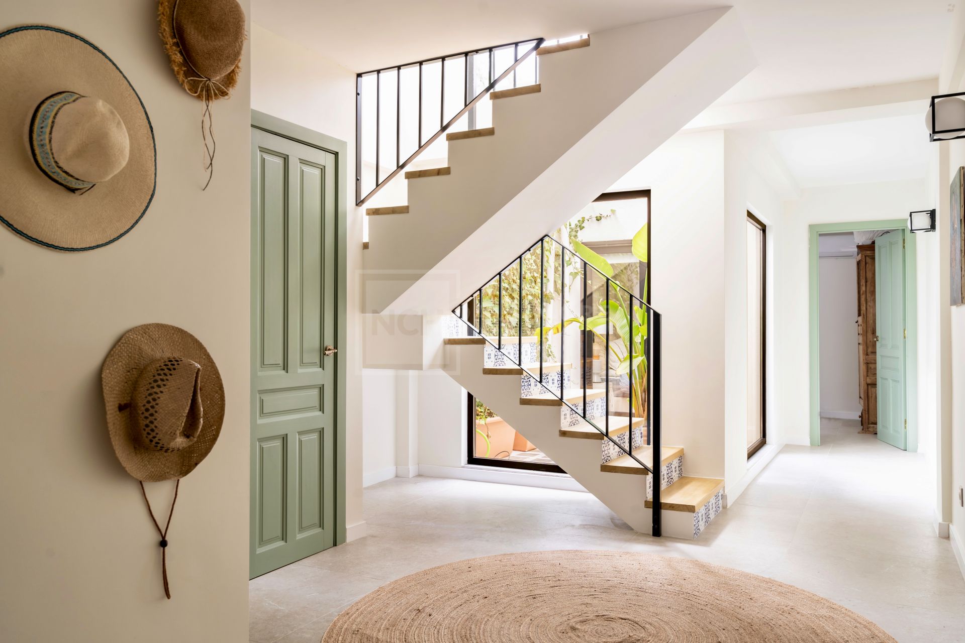 CHARMING TOWNHOUSE IN THE CENTRE OF SAN PEDRO