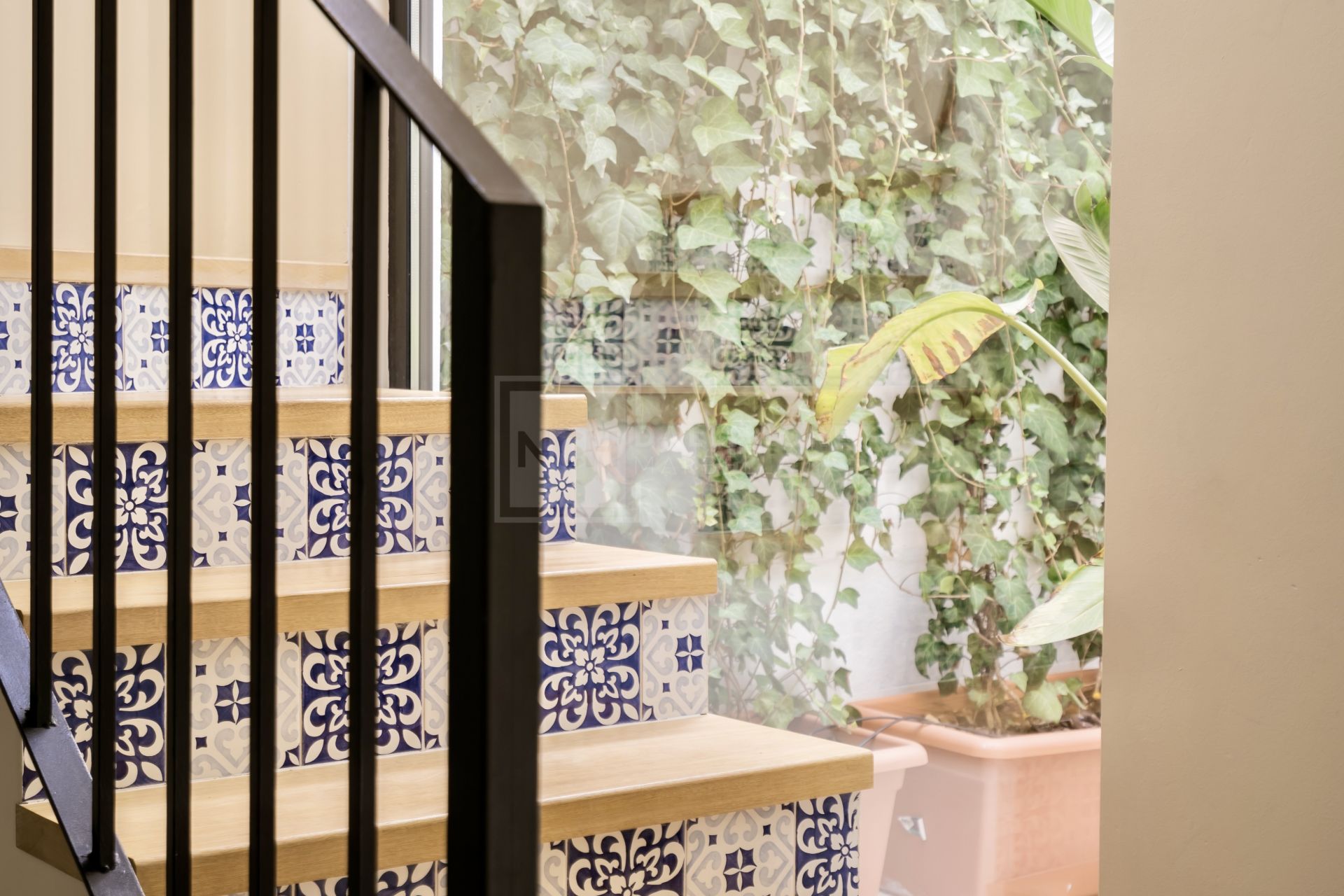CHARMING TOWNHOUSE IN THE CENTRE OF SAN PEDRO