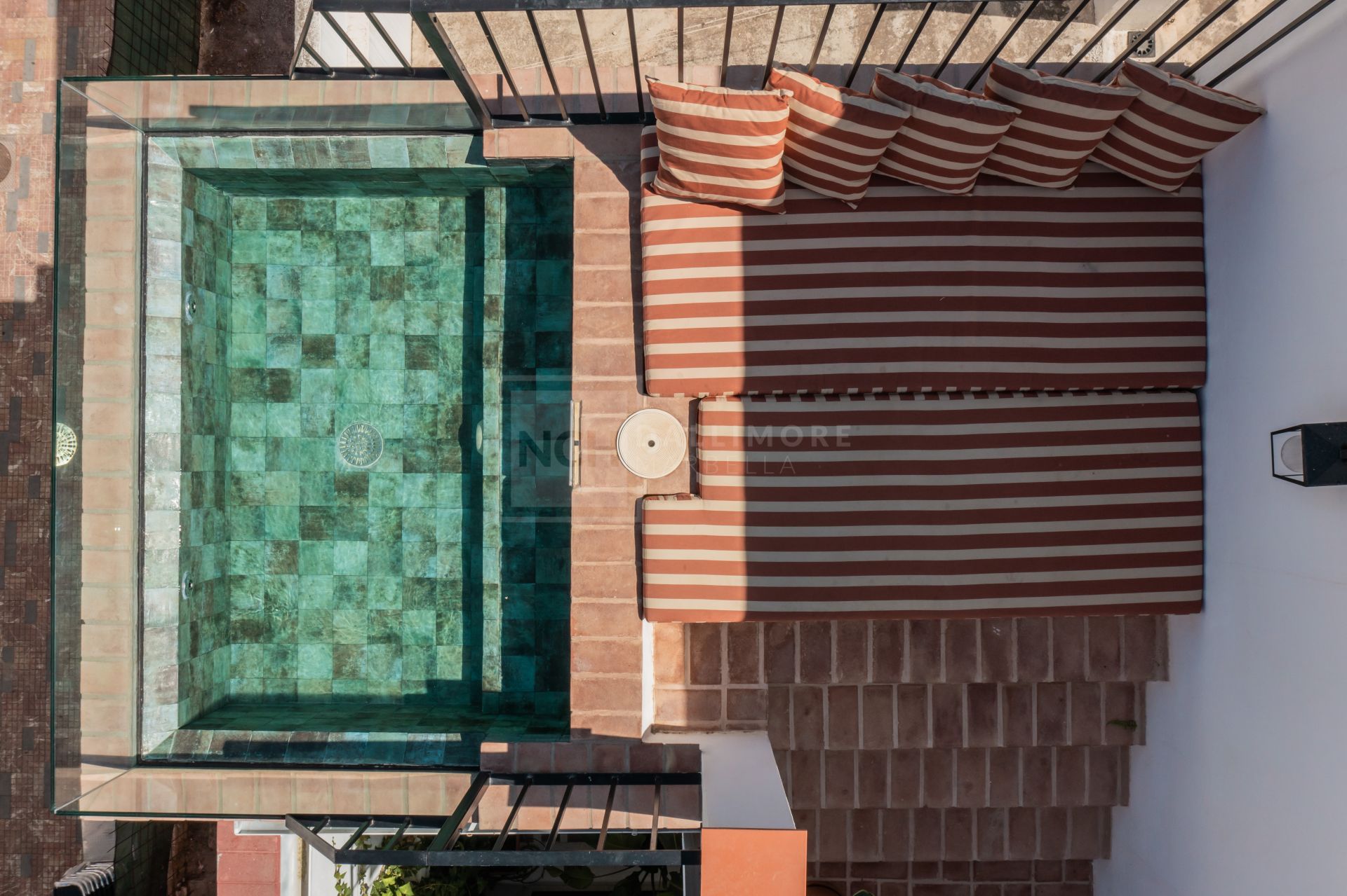 CHARMING TOWNHOUSE IN THE CENTRE OF SAN PEDRO