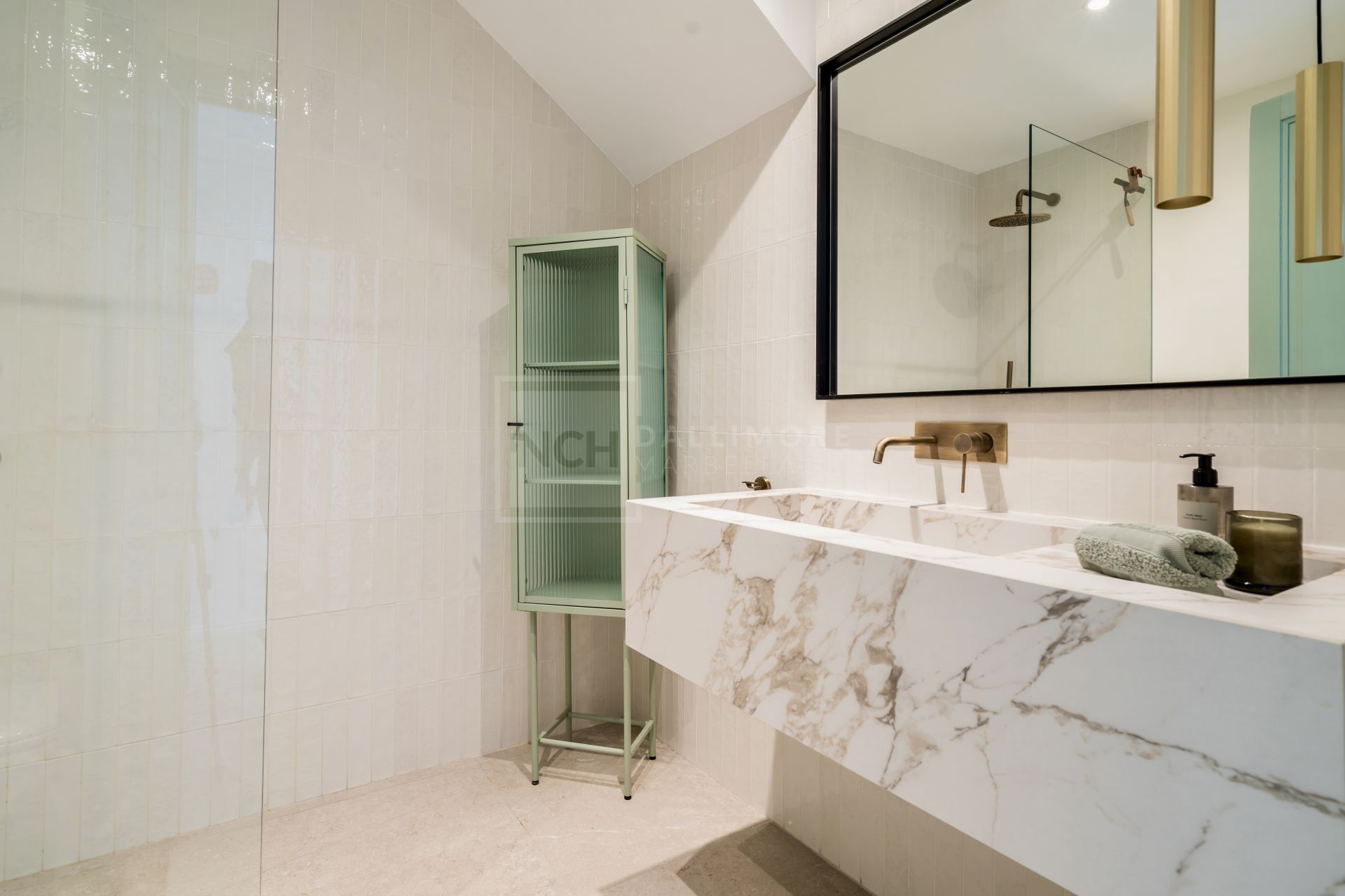 CHARMING TOWNHOUSE IN THE CENTRE OF SAN PEDRO