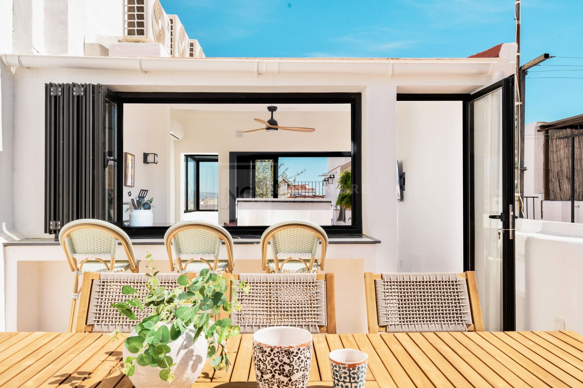 CHARMING TOWNHOUSE IN THE CENTRE OF SAN PEDRO