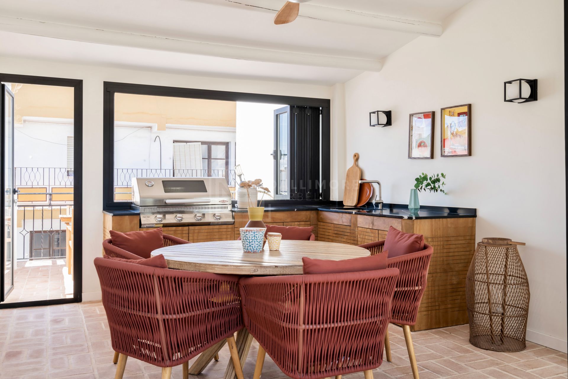 CHARMING TOWNHOUSE IN THE CENTRE OF SAN PEDRO