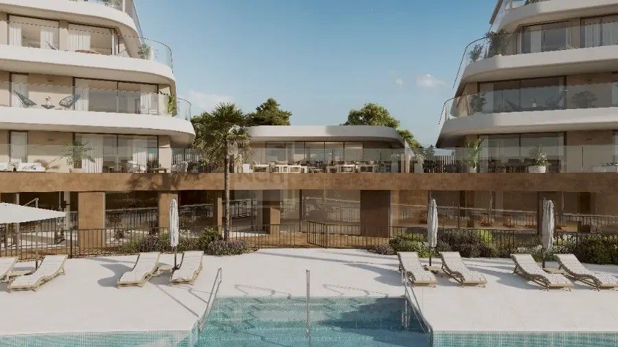 APARTAMENTO DE LUJO EN PLANTA BAJA AL OESTE DE ESTEPONA