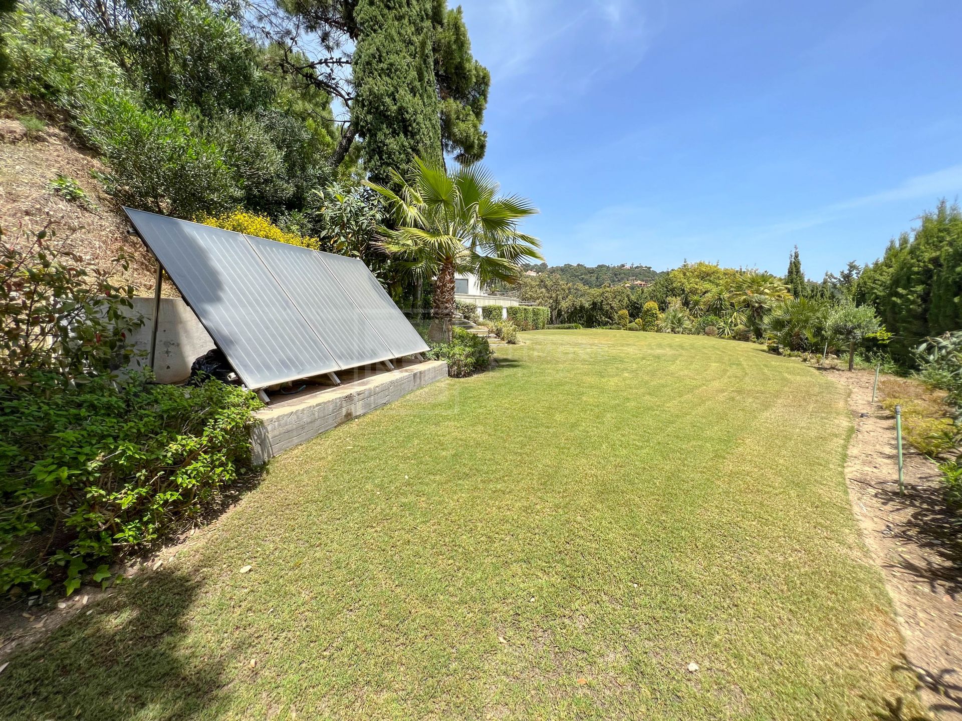 Fantástica villa moderna con increíbles vistas panorámicas al mar