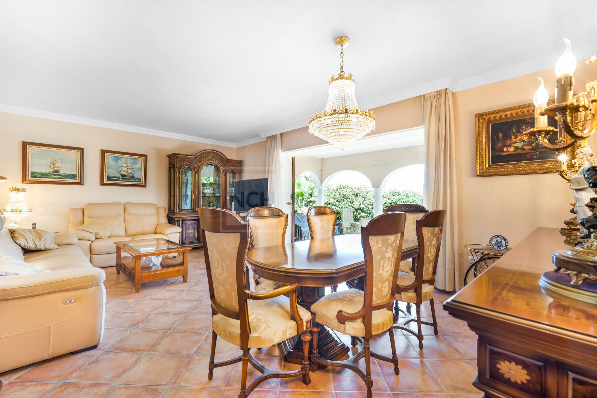 AMAZING INVESTMENT VILLA IN GUADALMINA ALTA