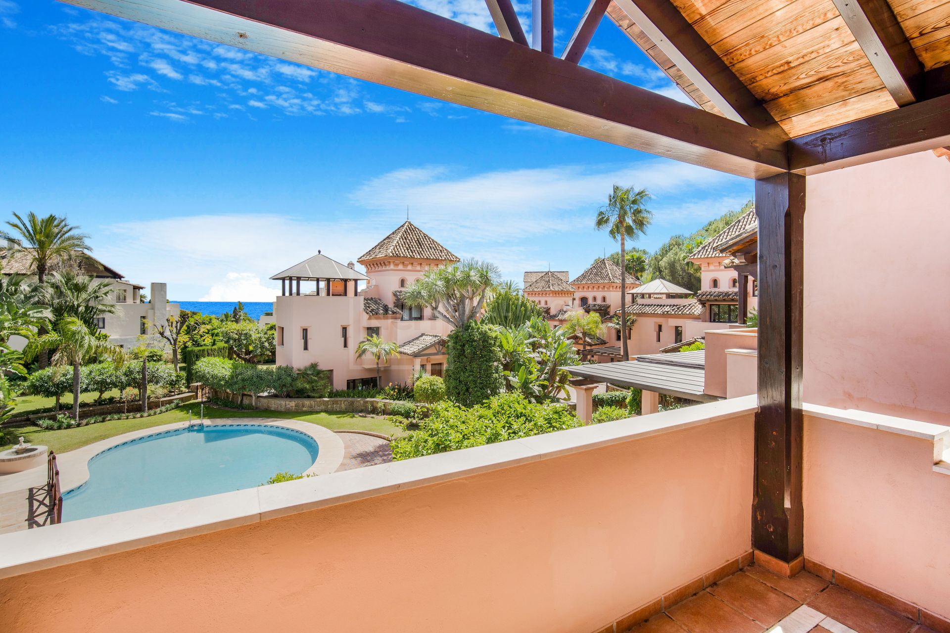 Casa Adosada de Lujo en Cascada de Camoján, Marbella