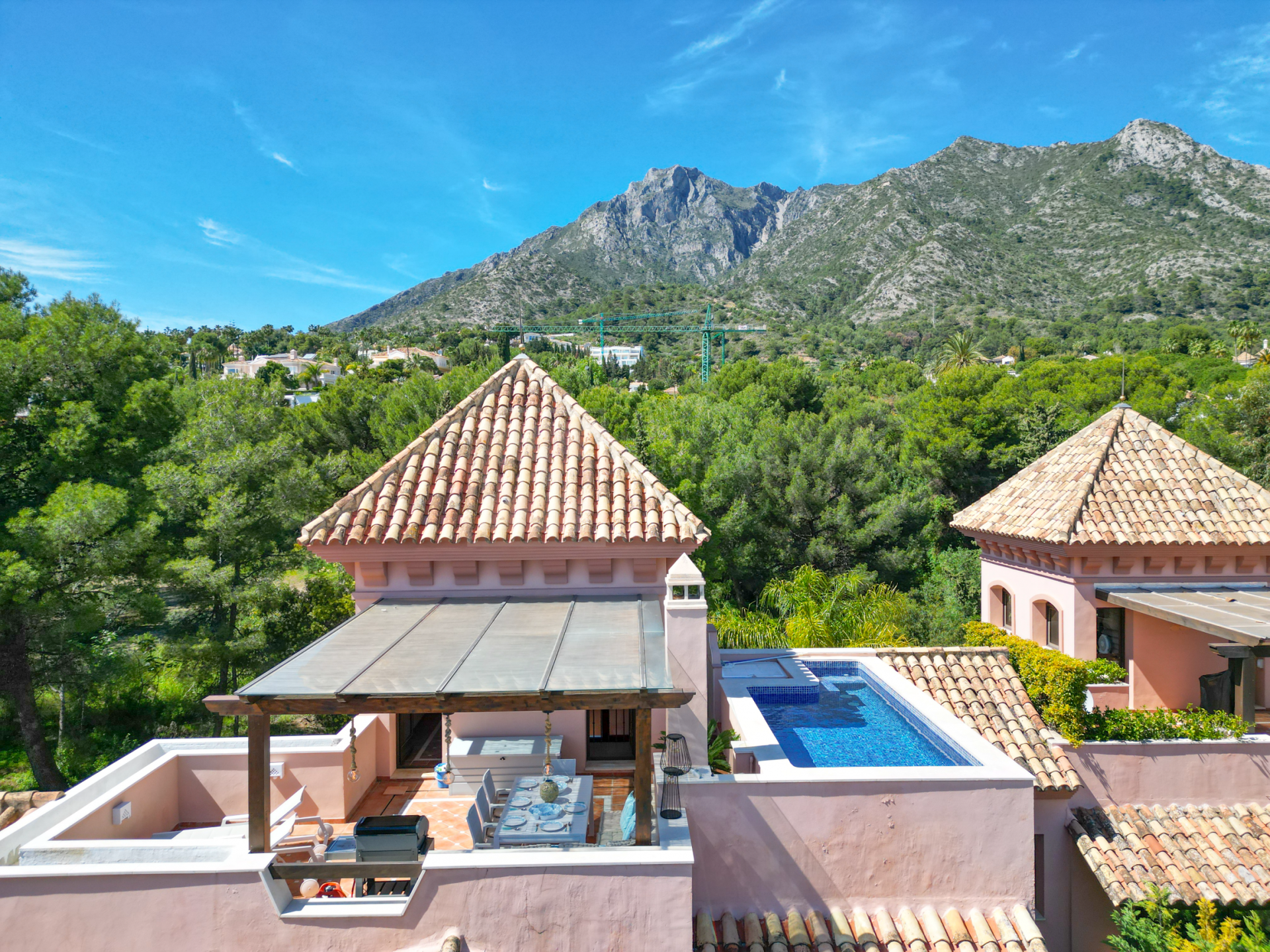 Casa Adosada de Lujo en Cascada de Camoján, Marbella