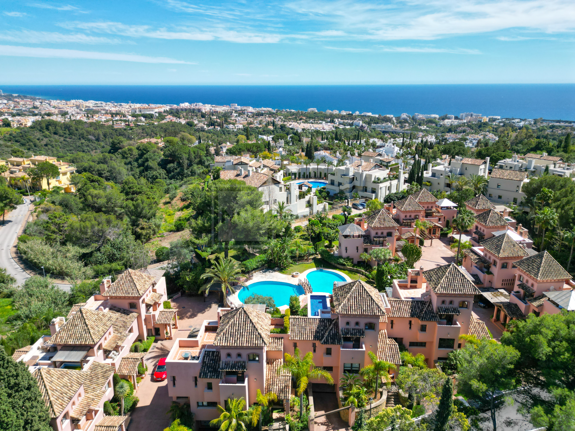 Casa Adosada de Lujo en Cascada de Camoján, Marbella