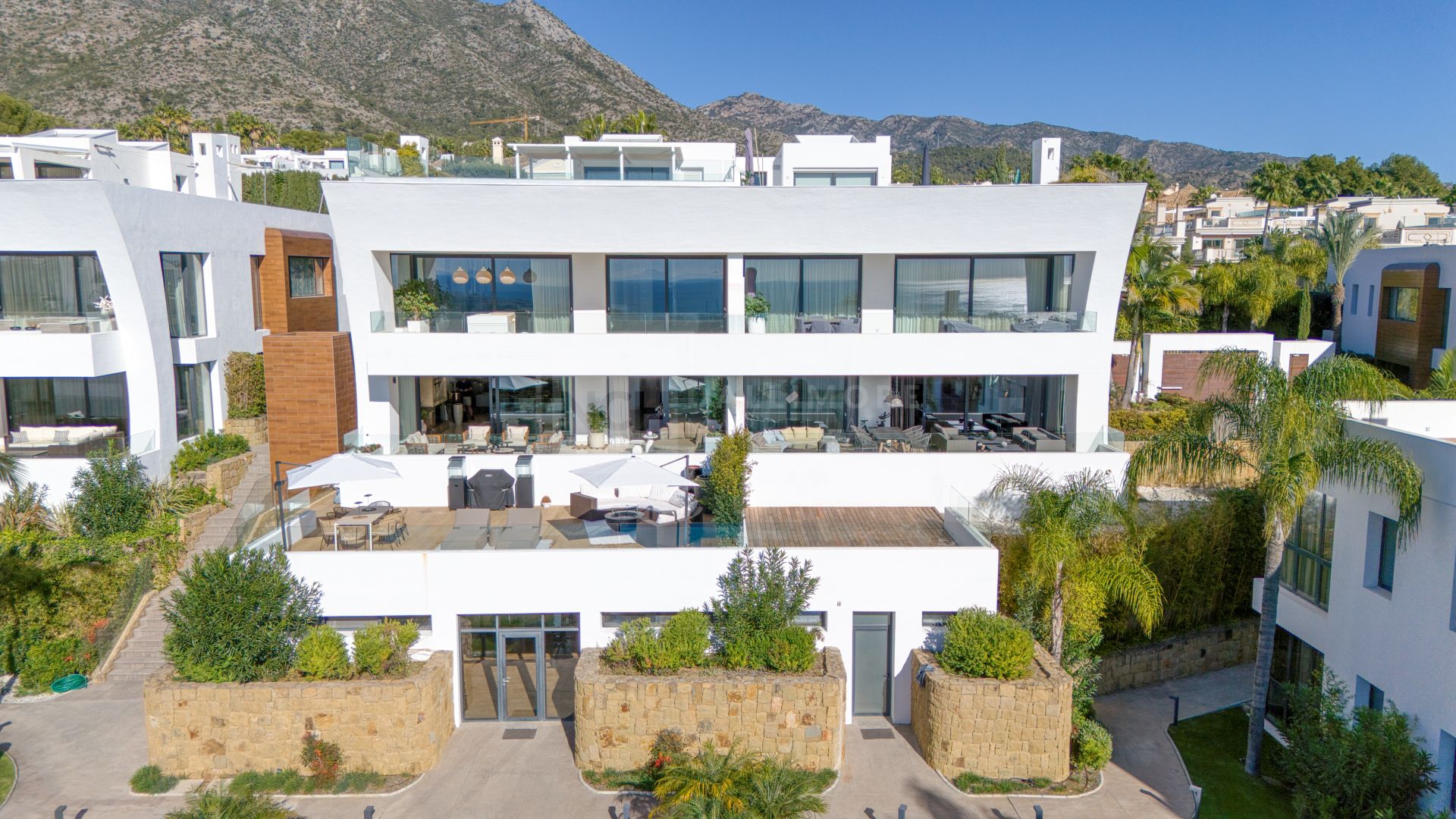 4-BEDROOM LUXURY APARTMENT IN SIERRA BLANCA MARBELLA