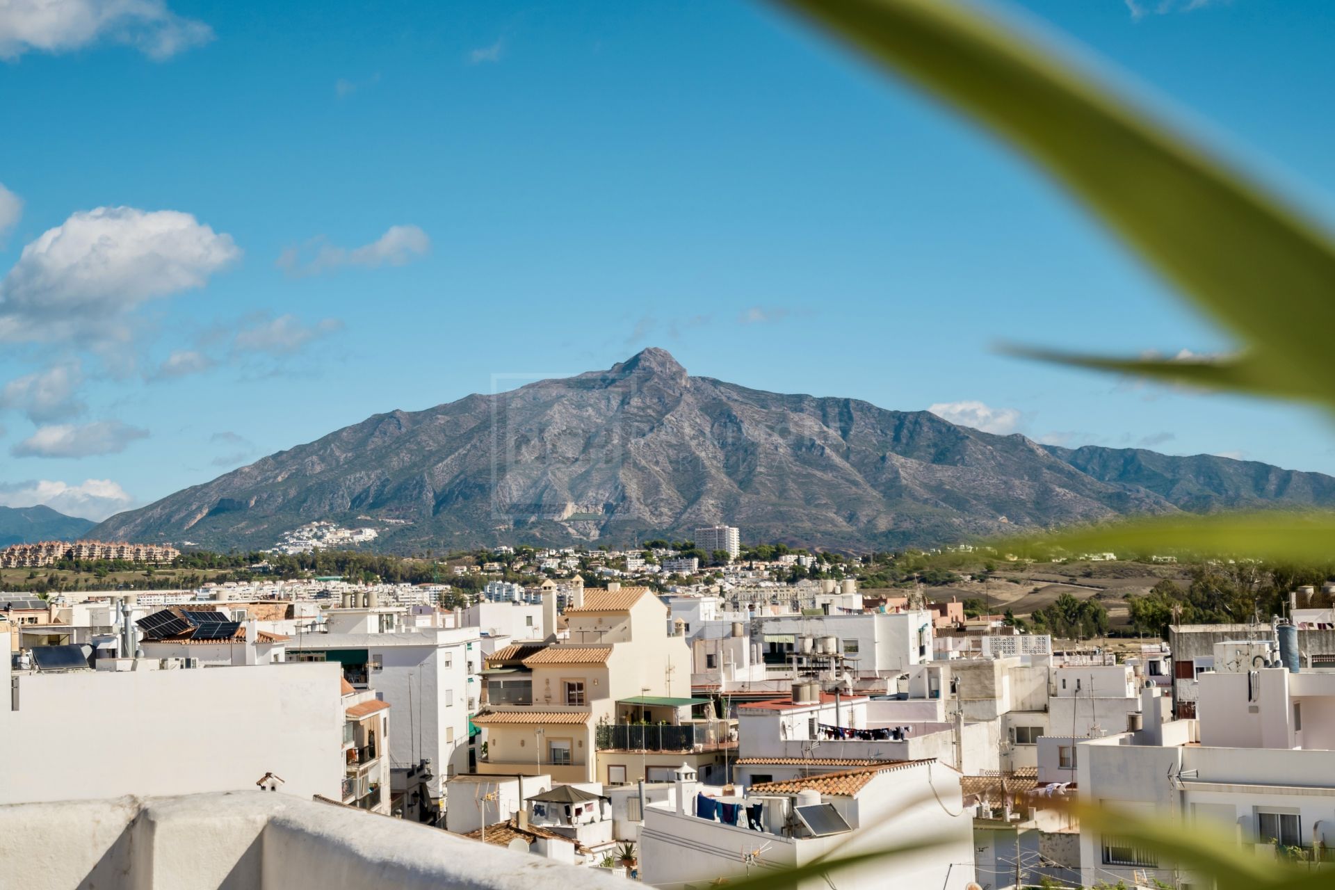 Ático Moderno en el Centro de San Pedro con Vistas Espectaculares