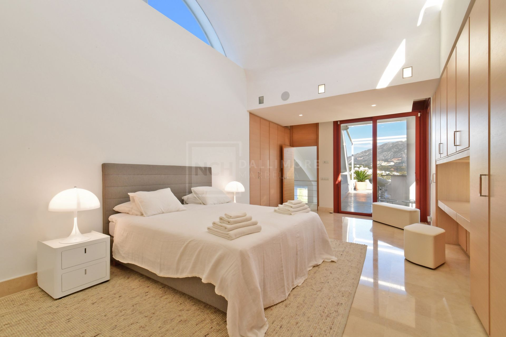 MODERN 7-BEDROOM MASTERPIECE IN NUEVA ANDALUCÍA’S PRESTIGIOUS GOLF VALLEY