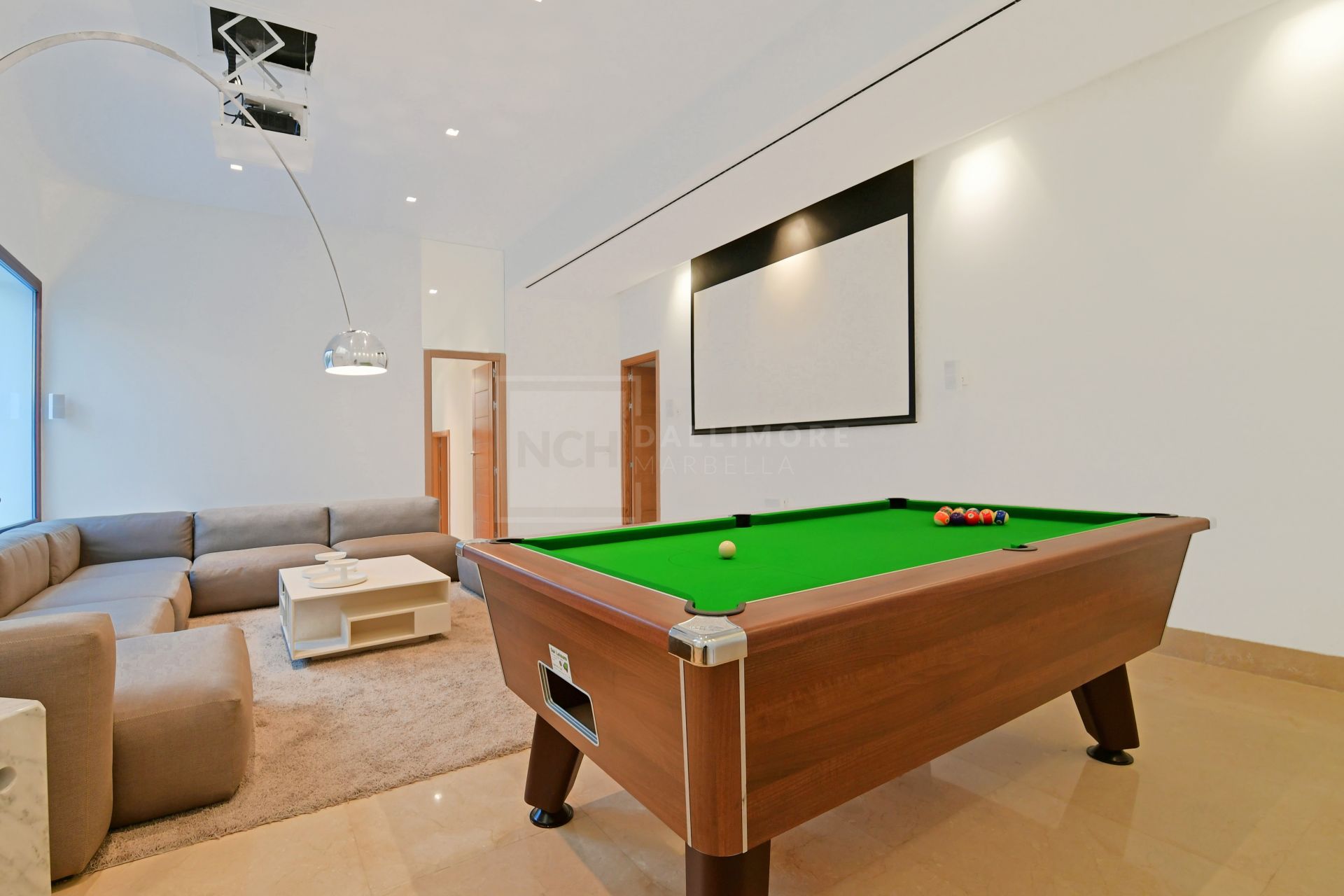 MODERN 7-BEDROOM MASTERPIECE IN NUEVA ANDALUCÍA’S PRESTIGIOUS GOLF VALLEY
