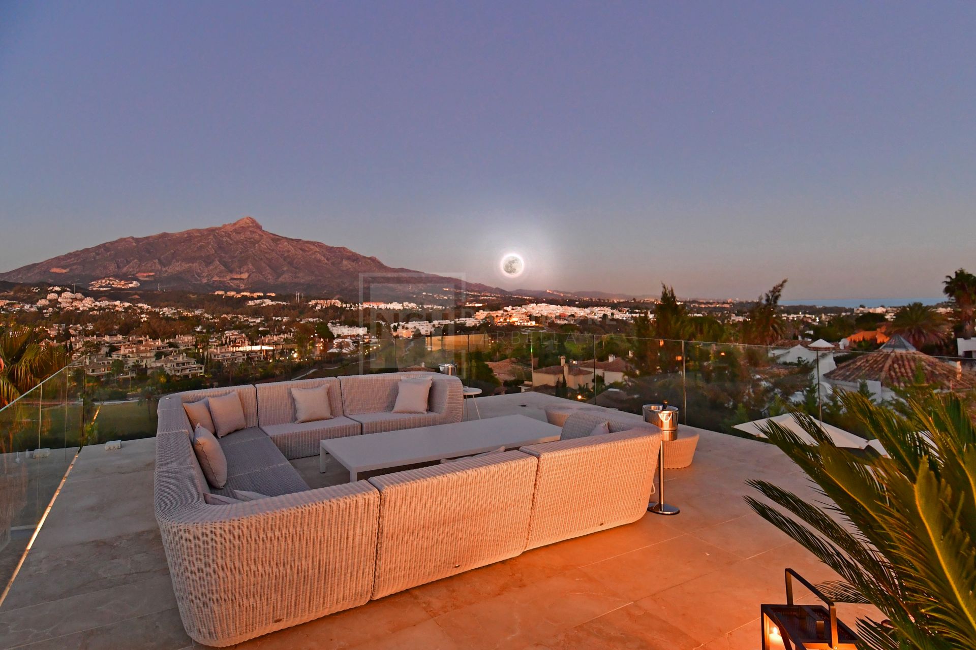 MODERN 7-BEDROOM MASTERPIECE IN NUEVA ANDALUCÍA’S PRESTIGIOUS GOLF VALLEY