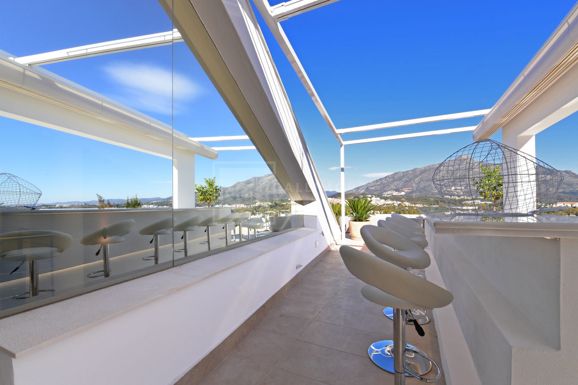 MODERN 7-BEDROOM MASTERPIECE IN NUEVA ANDALUCÍA’S PRESTIGIOUS GOLF VALLEY
