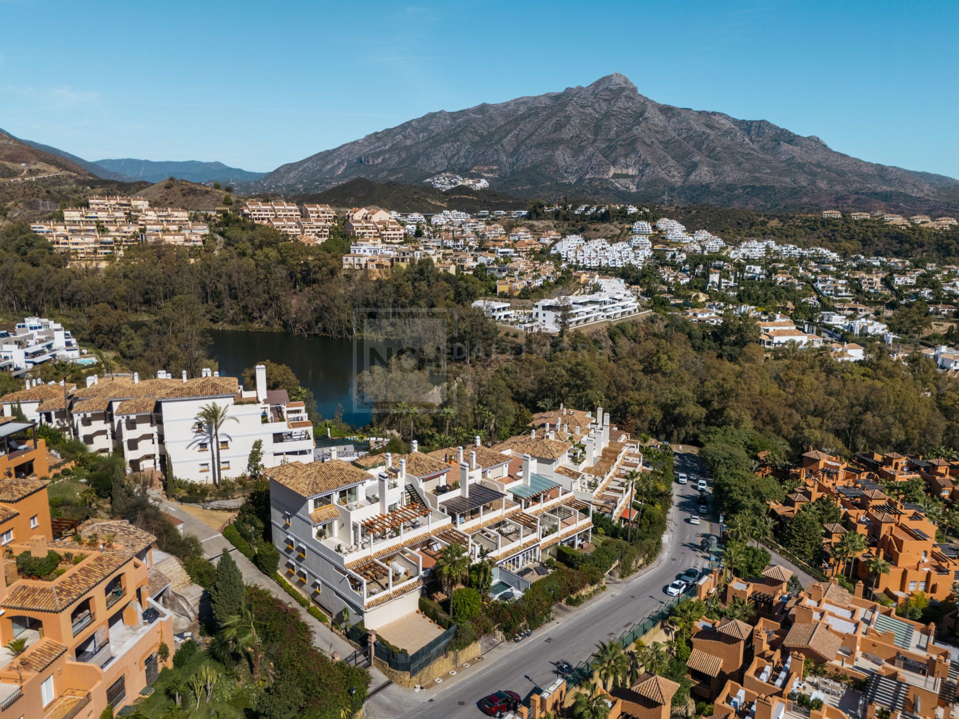 STUNNING 3 BEDROOM PENTHOUSE WITH SEA VIEWS IN MARBELLA