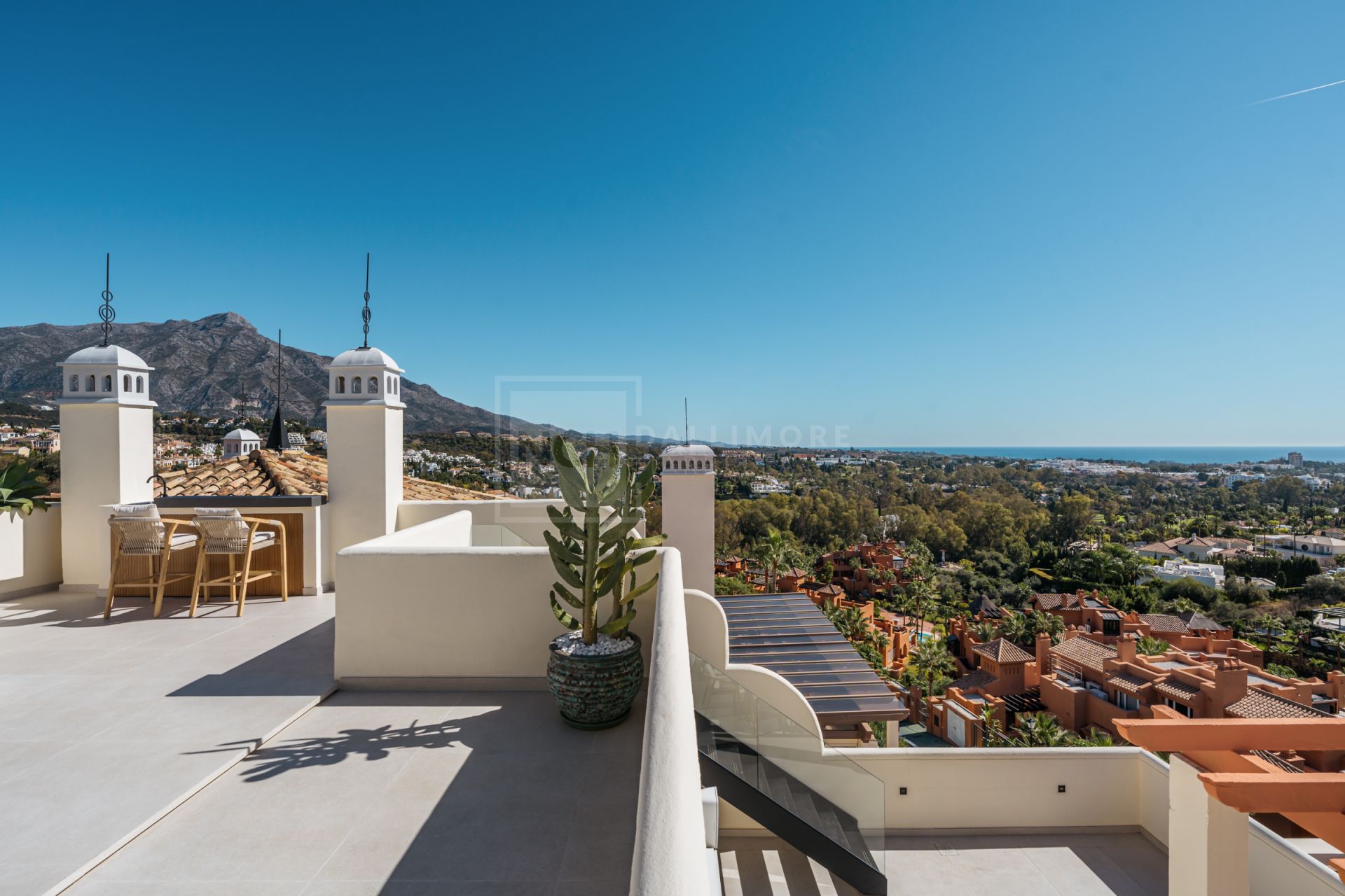 STUNNING 3 BEDROOM PENTHOUSE WITH SEA VIEWS IN MARBELLA