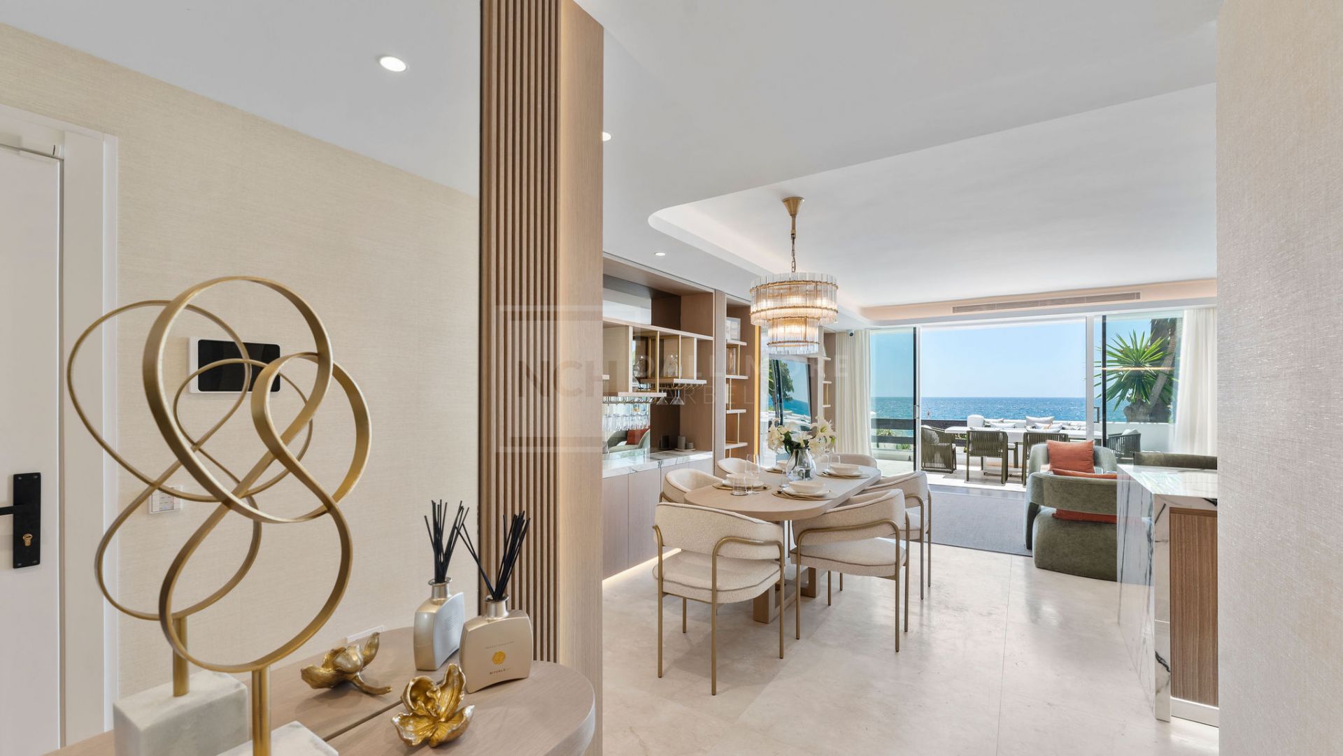 LUXURY FRONTLINE BEACH APARTMENT IN PUENTE ROMANO, MARBELLA GOLDEN MILE