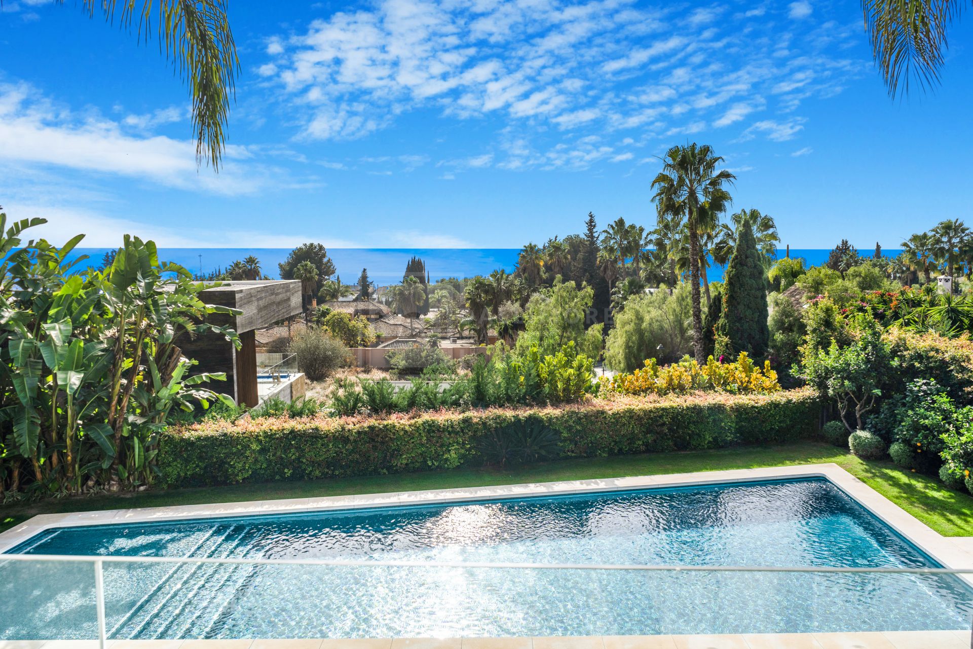 INCREDIBLE FIVE-BEDROOM VILLA IN ROCIO NAGUELES, MARBELLA