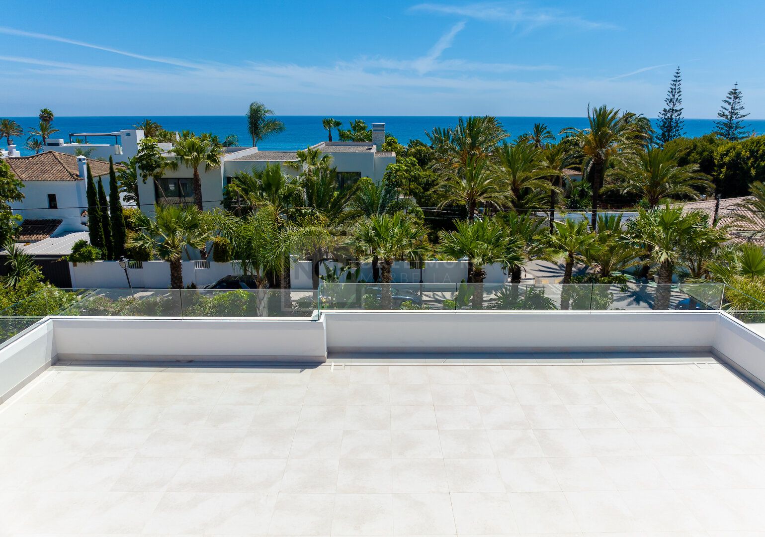 LUXURY BEACHSIDE VILLA LOCATED IN MARBESA