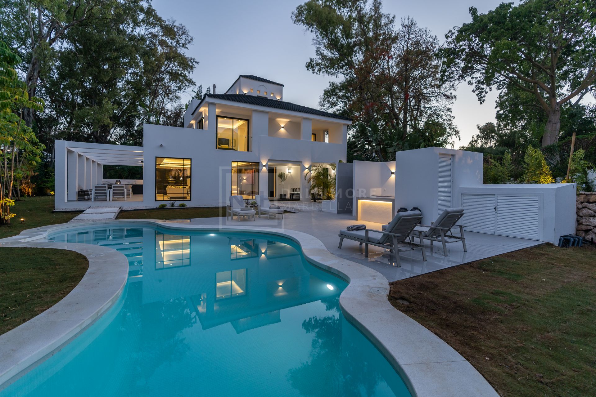 VILLA BIANCA: A LUXURIOUS 5-BEDROOM RETREAT IN THE HEART OF GOLF VALLEY