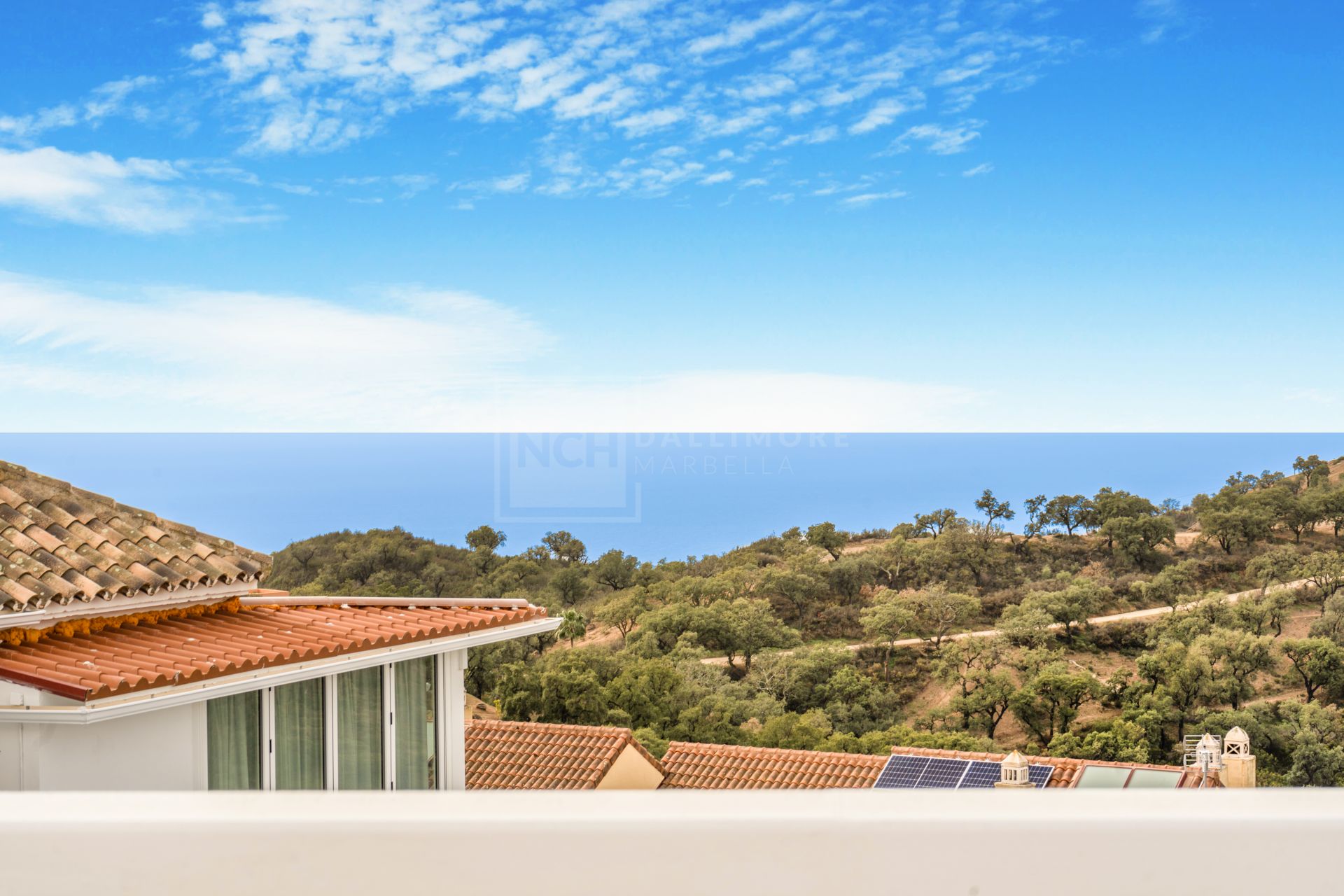 Fantástico chalet pareado de tres dormitorios en una comunidad cerrada de Monte Elviria, La Mairena